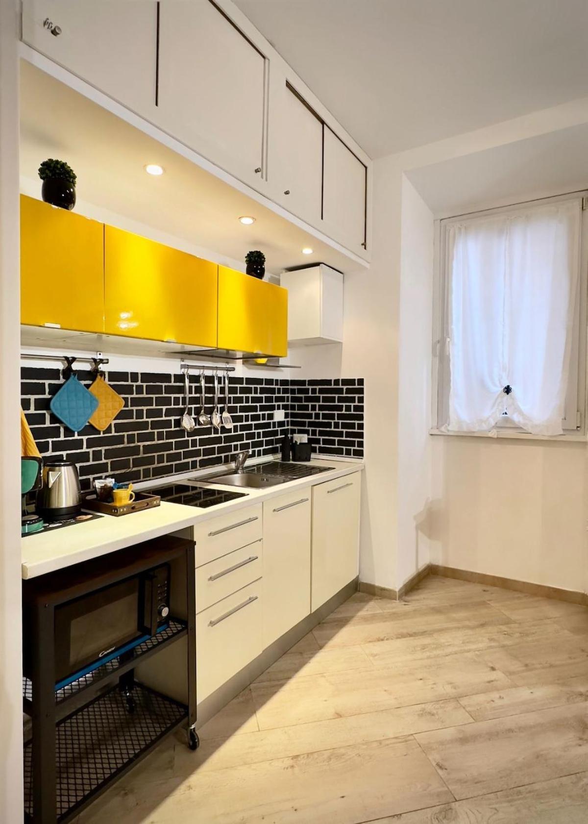 Apartment Maloma Intero Fronte Metro A