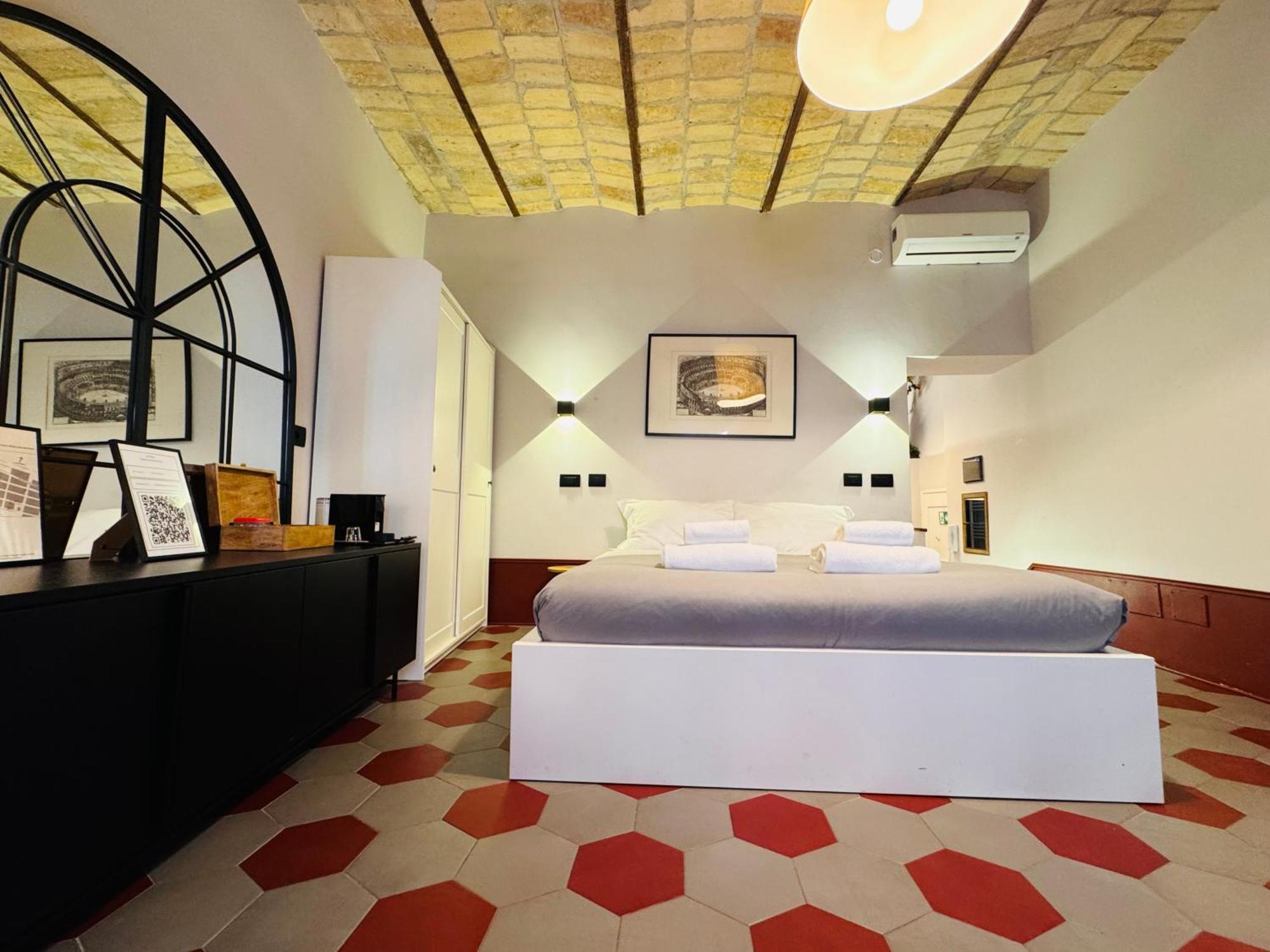 Hexa * Rome