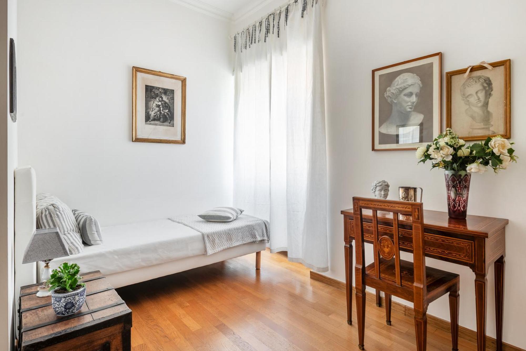 Apartment La Dimora Dell'antiquario Rome
