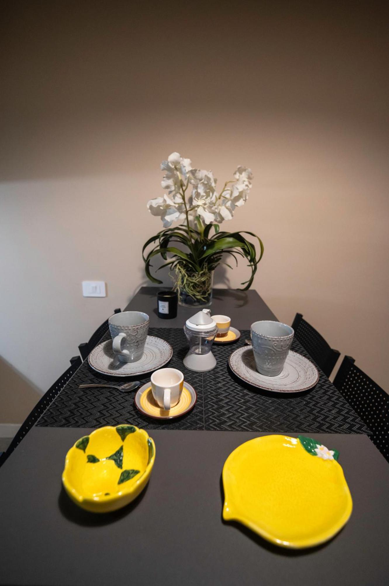 Lemon Apartment *
