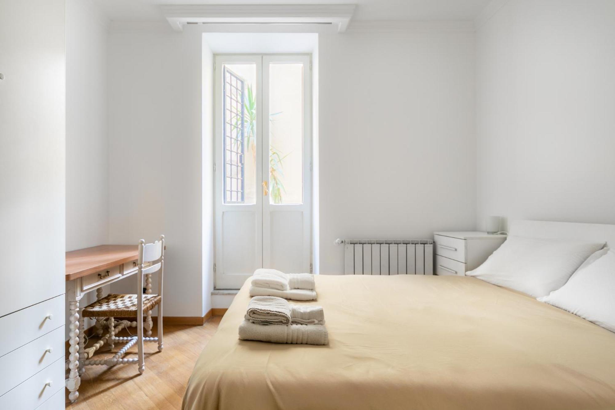 Apartment Colosseum Monti Large Flat Rome