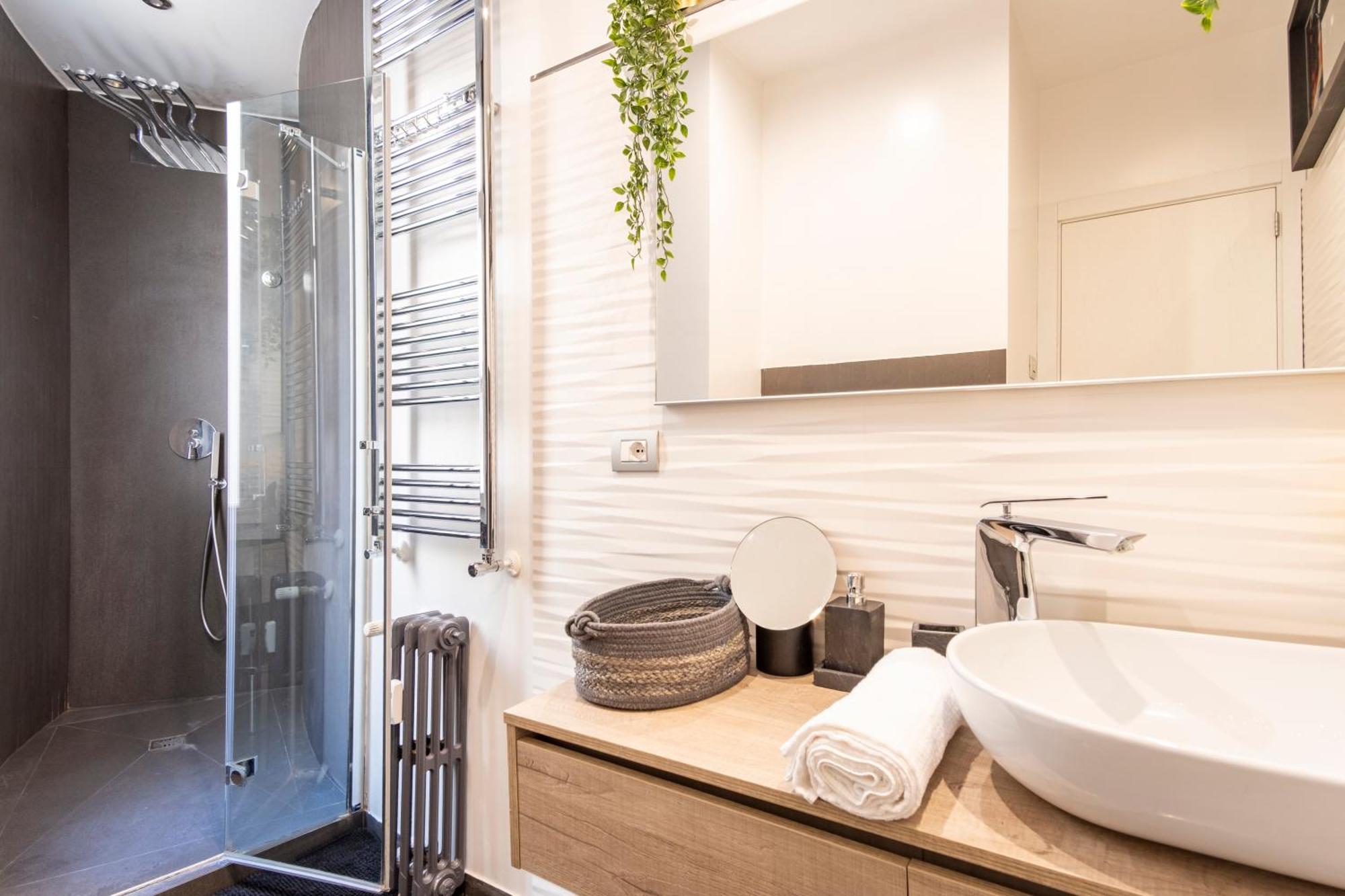 Elegantis Penthouse In The Heart Of With Private Terrace And View Apartment