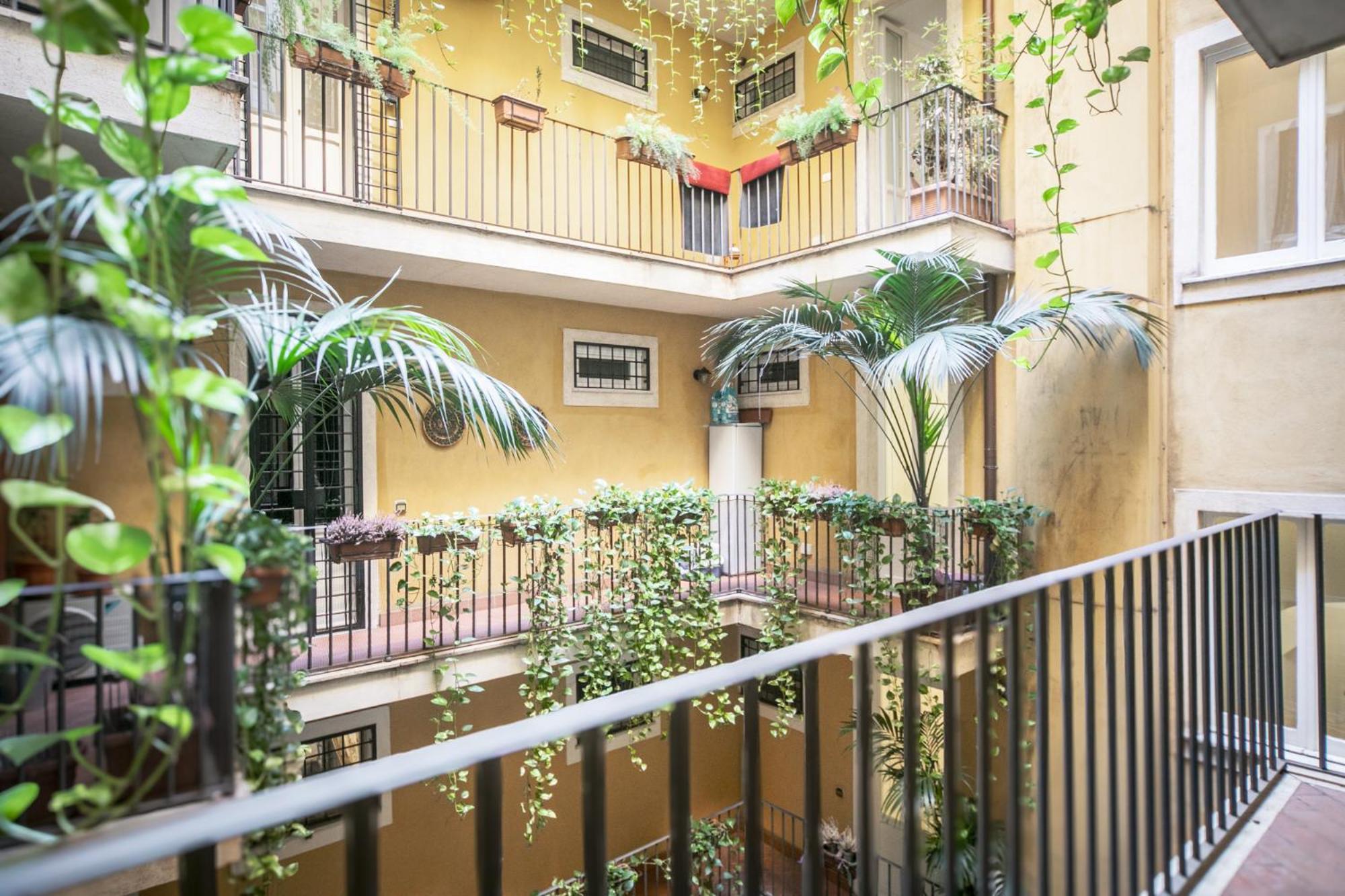 Apartment Colosseum Monti Large Flat Rome