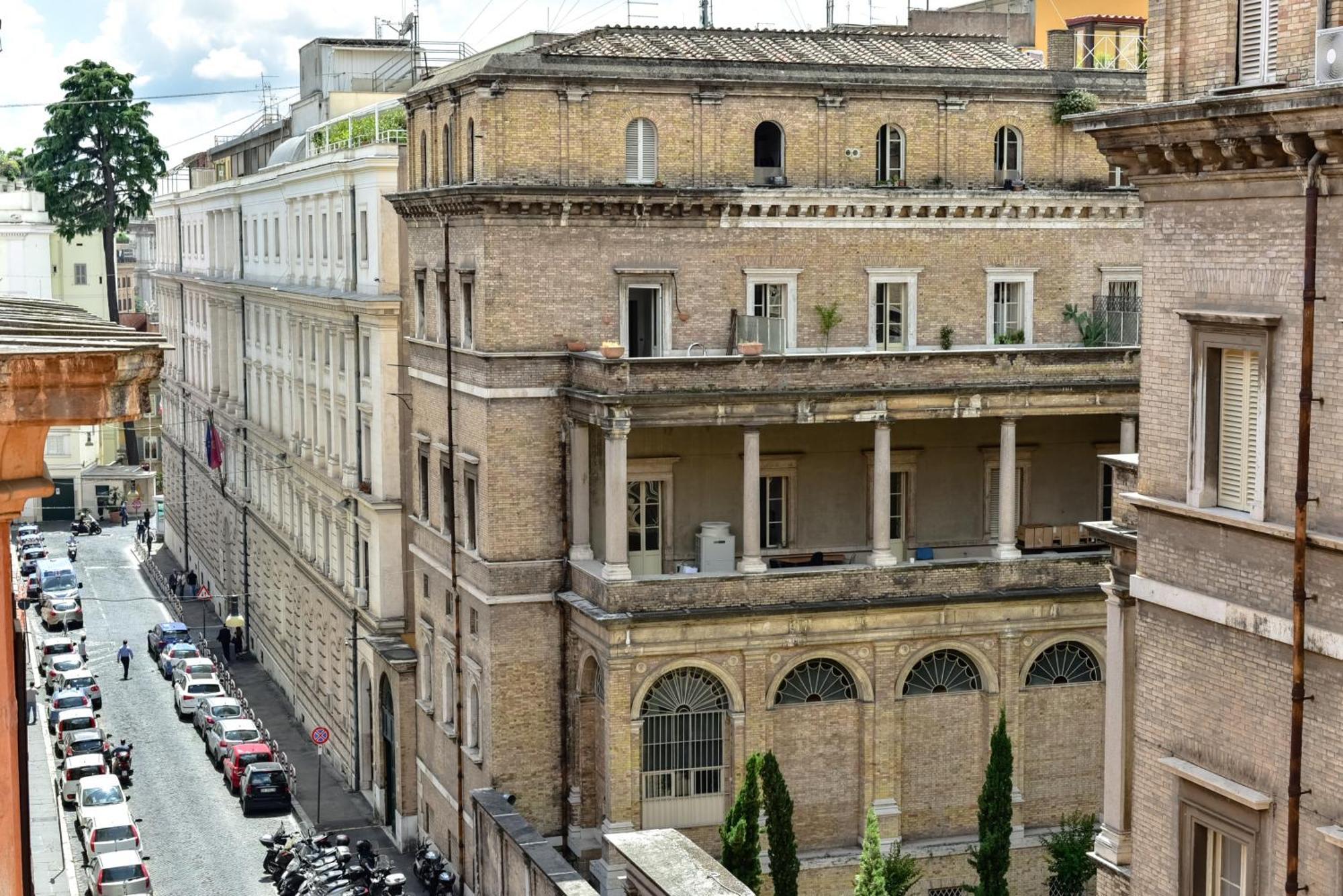 Familiare 1 A Fontana * Rome