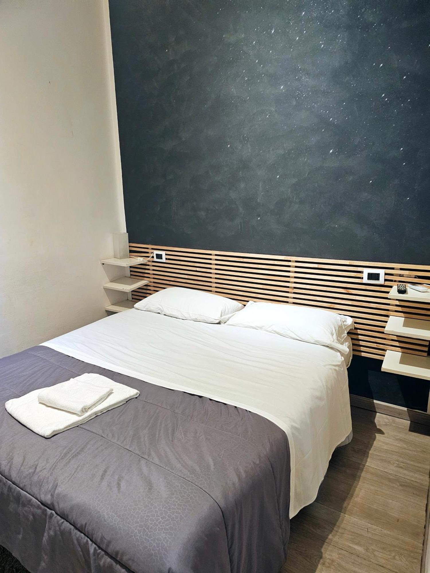Cialdini 13 Guest house