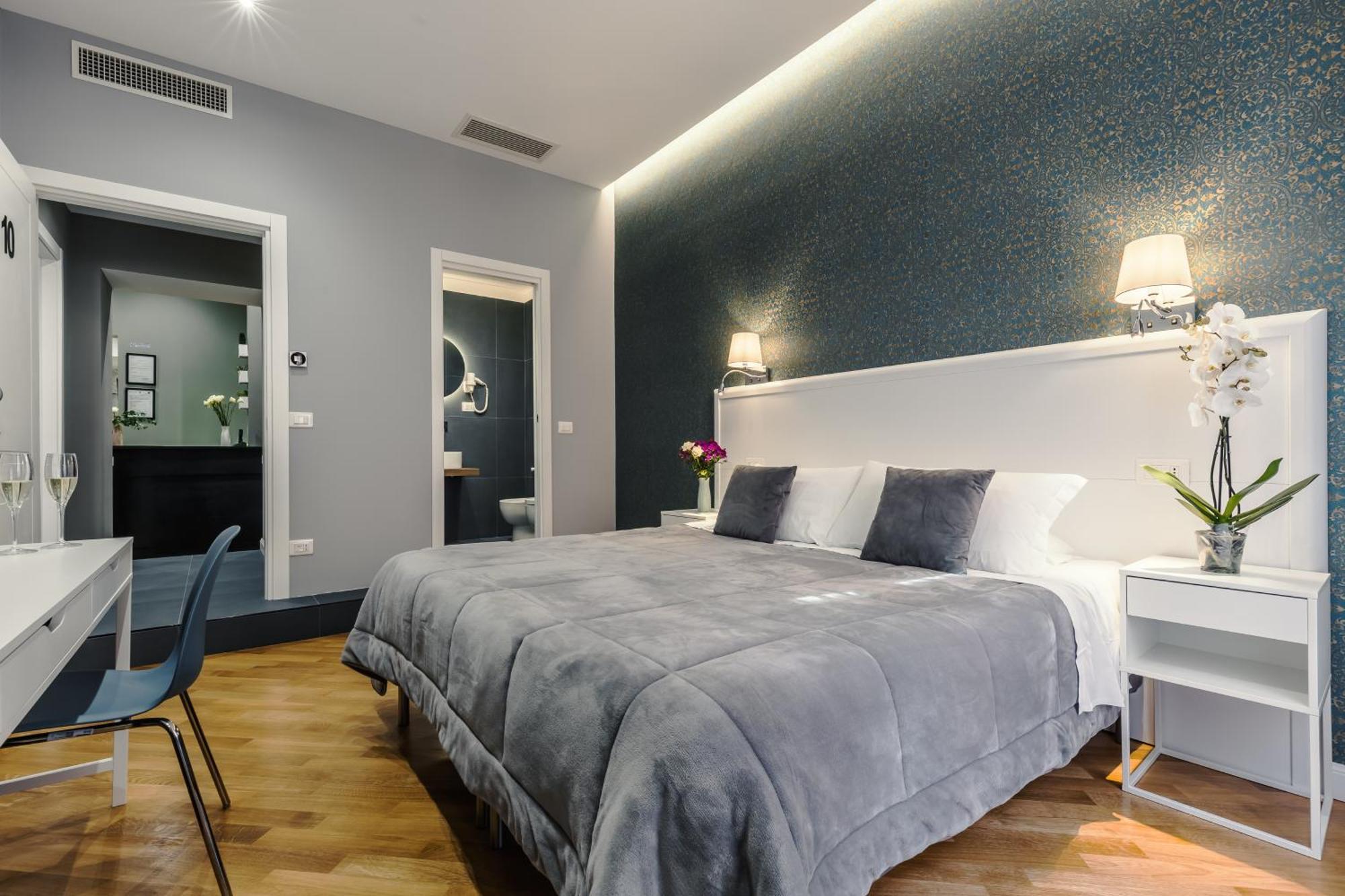 Bed And 2* Rome