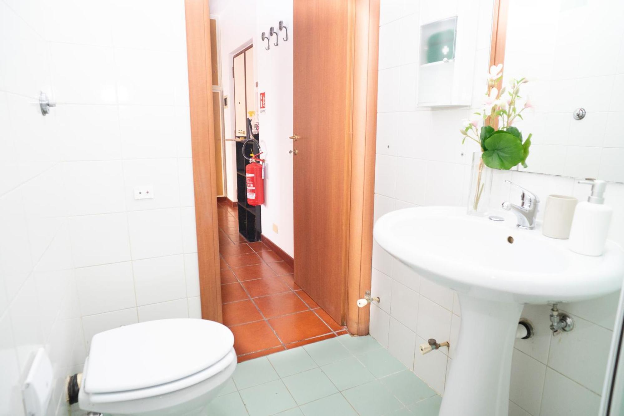 Modern And One-bedroom, 10 Min From Colosseum * Rome