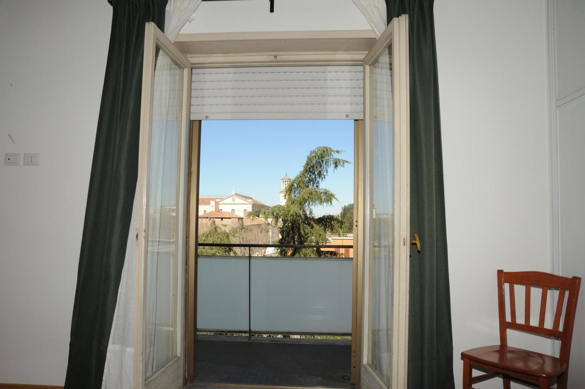 Francis House Apartment
