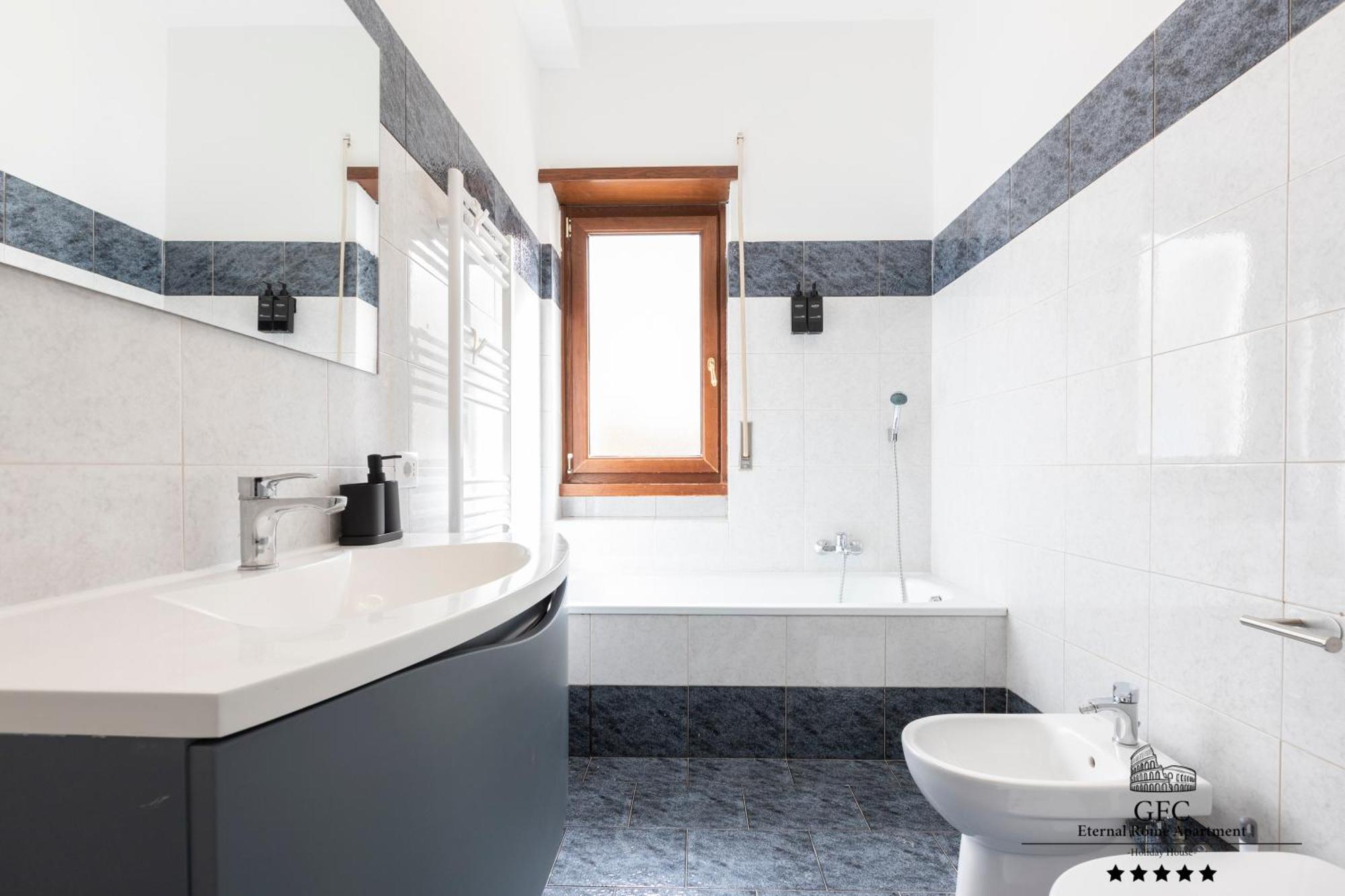 Gfc Eternal - 5min To Tiburtina Station Metrob, 2 Bathrooms, Terrace, A-c Appartamento *