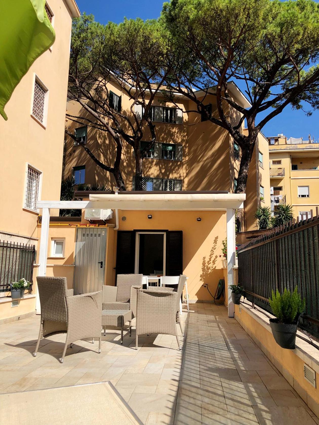Wonderful Little Gem With A Large Private Terrace! * Rome