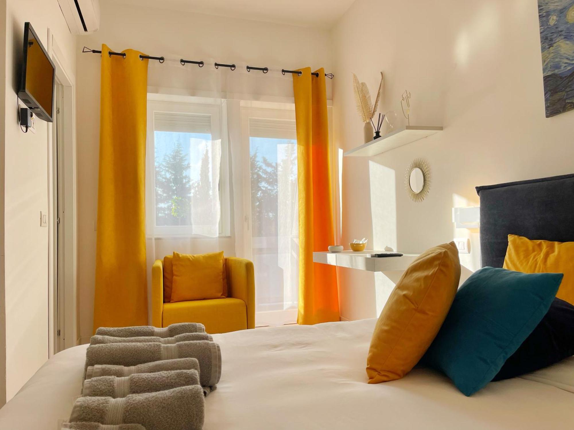 Modern 10 Min Vatican Parking&pool Apartment *