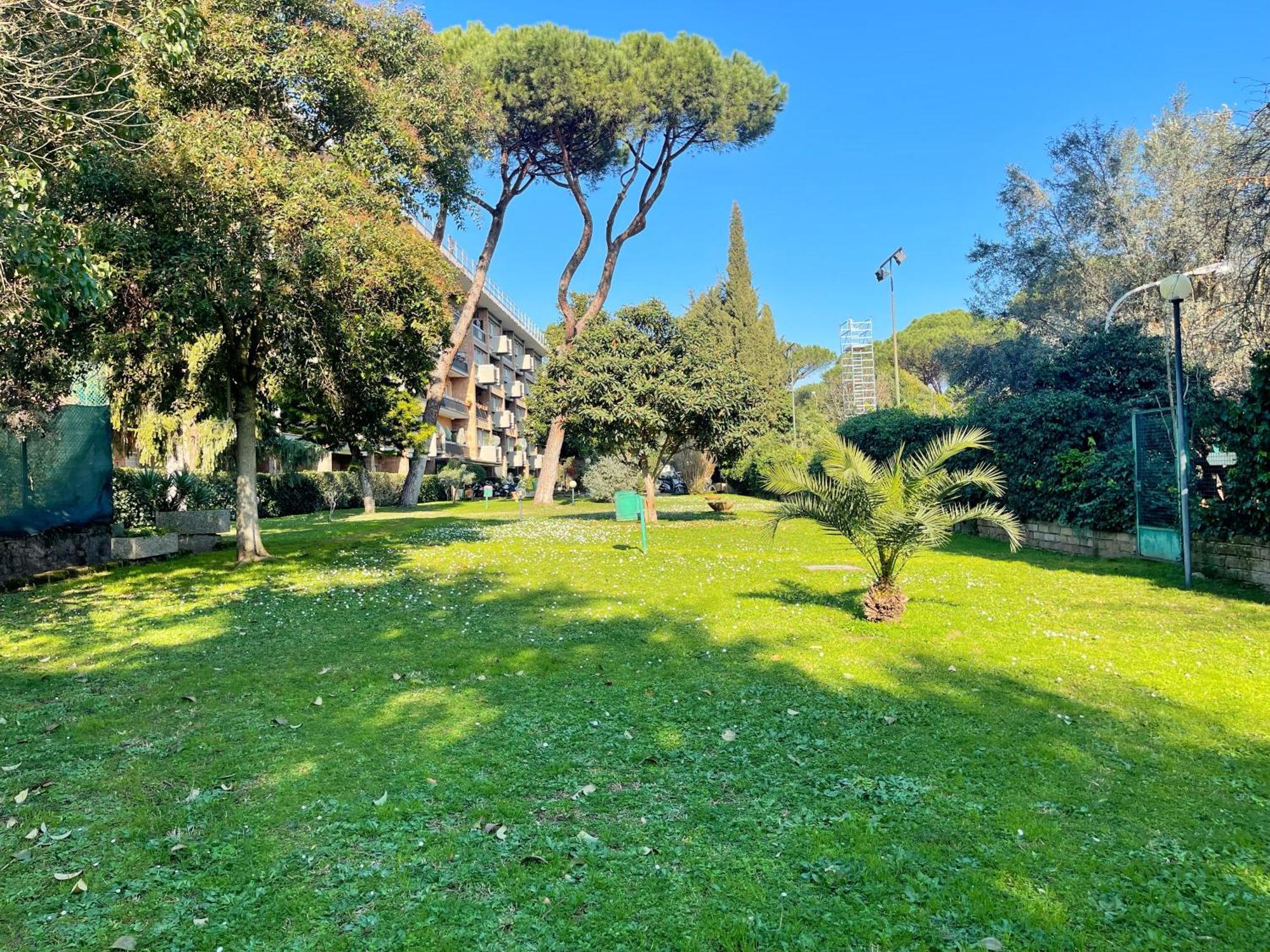 Modern 10 Min Vatican Parking&pool Apartment *
