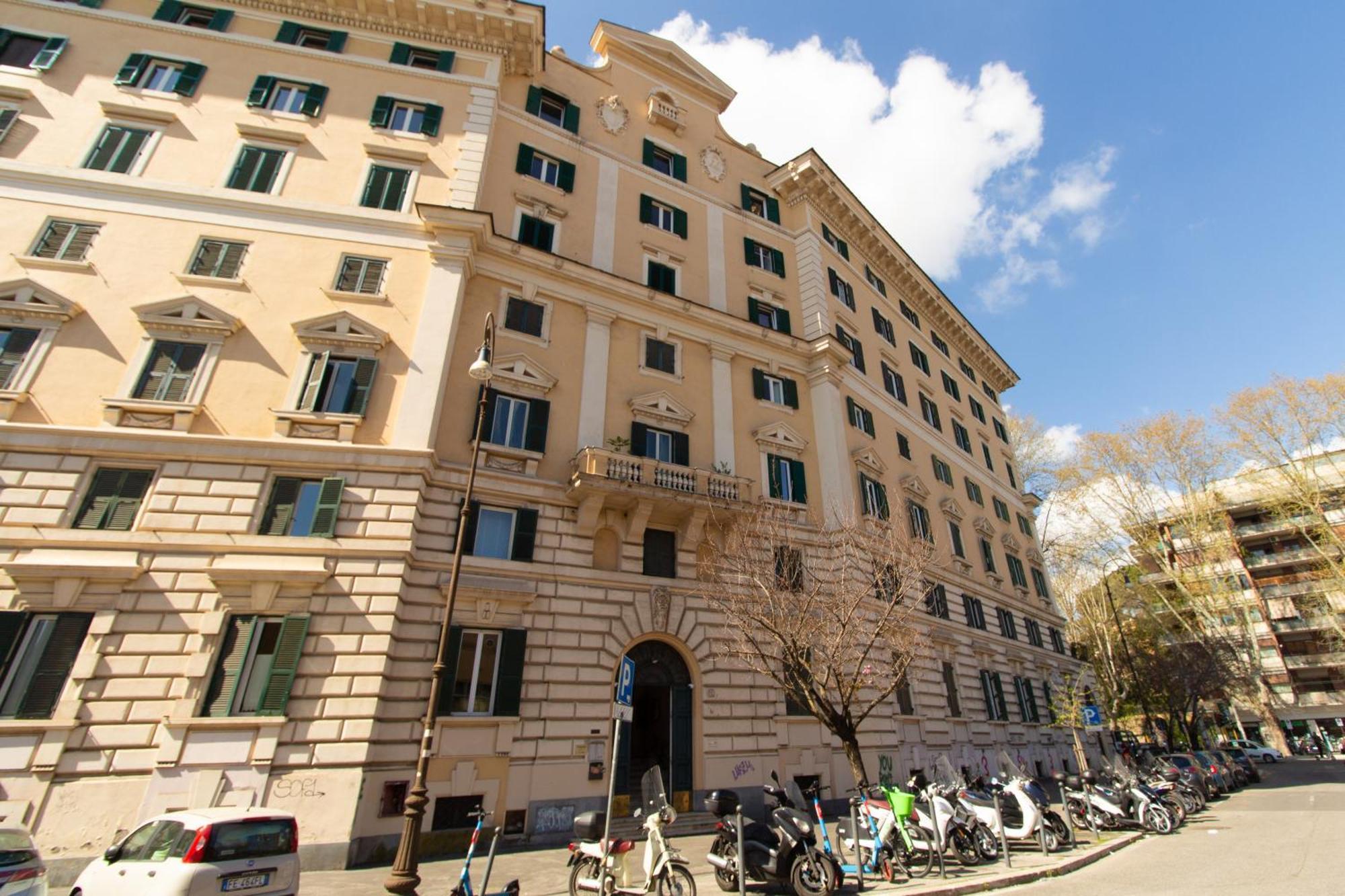 Trastevere Four Seasons Feltre Apartment