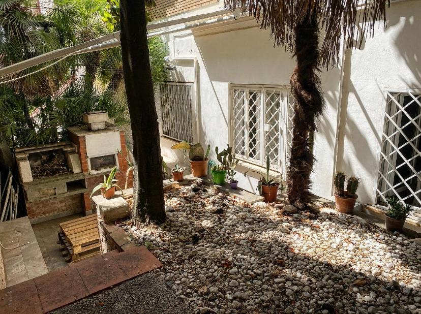 Apartment Loft With Little Backyard And Patio Rome