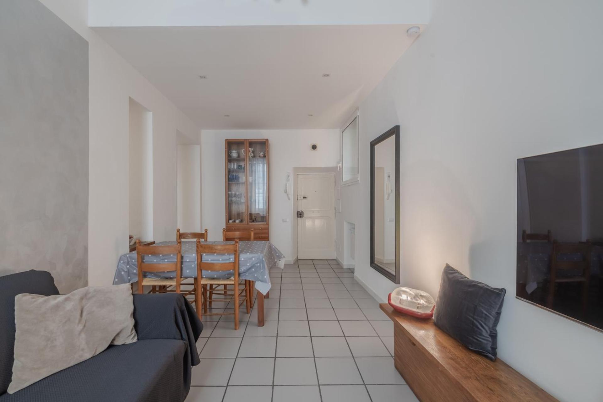 Vibrant Trastevere 2 Bedrooms On Via Del Moro * Rome