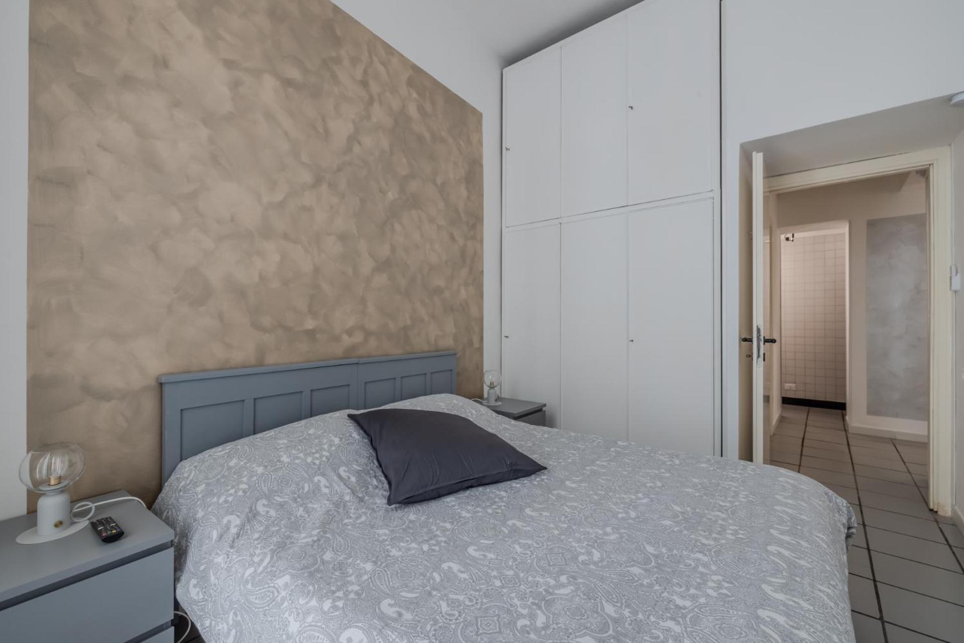 Apartment Vibrant Trastevere 2 Bedrooms On Via Del Moro *