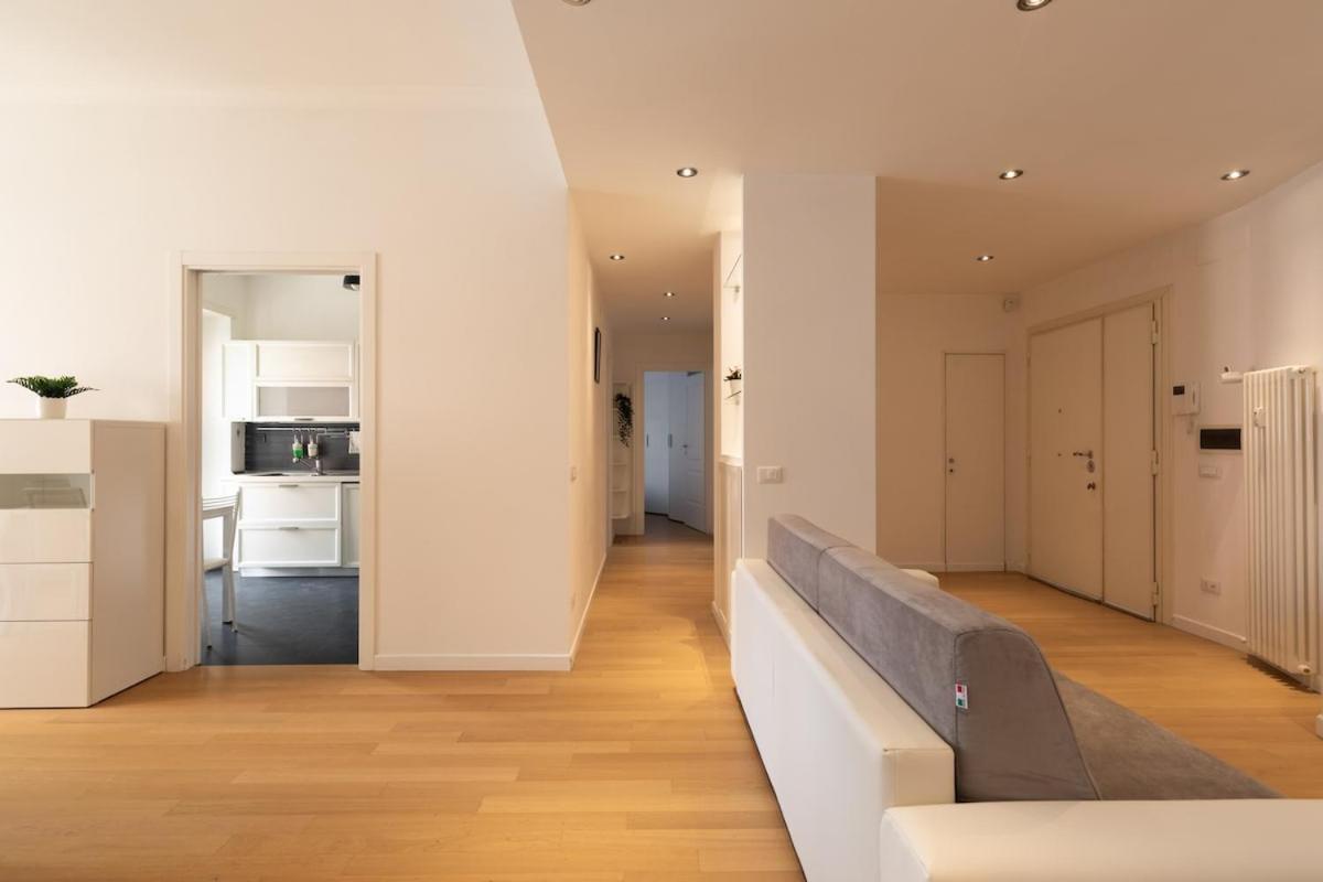 Elegante E Luminoso Con Metro Vicina Apartment *