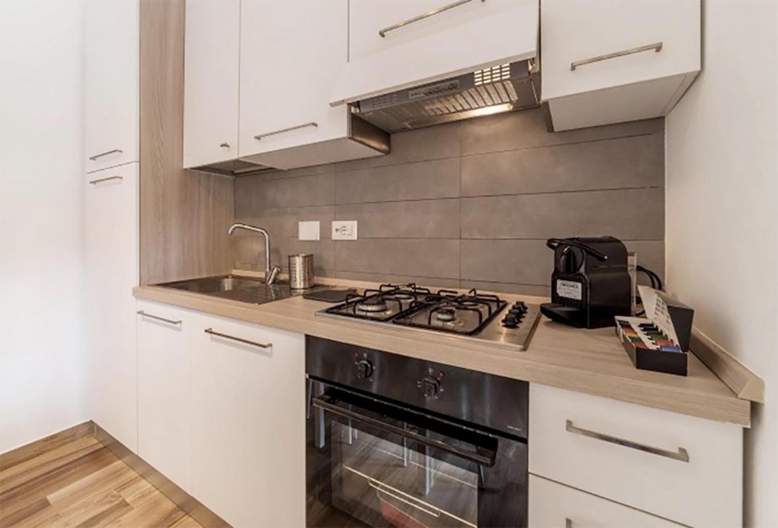 Wonderful Little Gem With A Large Private Terrace! Apartment Rome