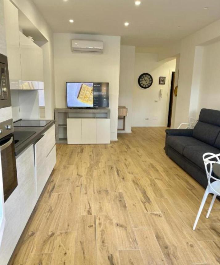 Appartamento Pm 34 Viale Imperatore Guest House - 50 Mt From Metro San Paolo *