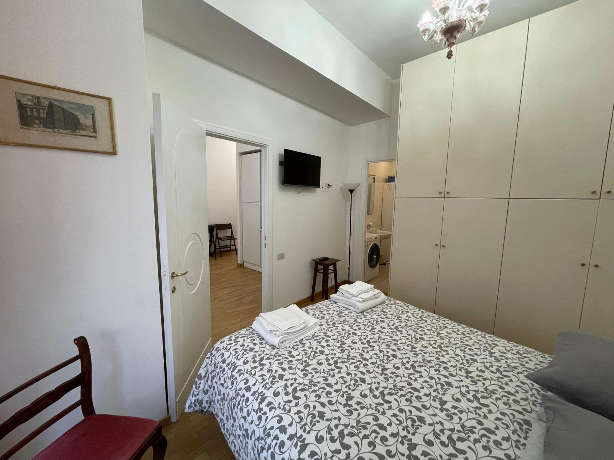 In 2 Apartment *