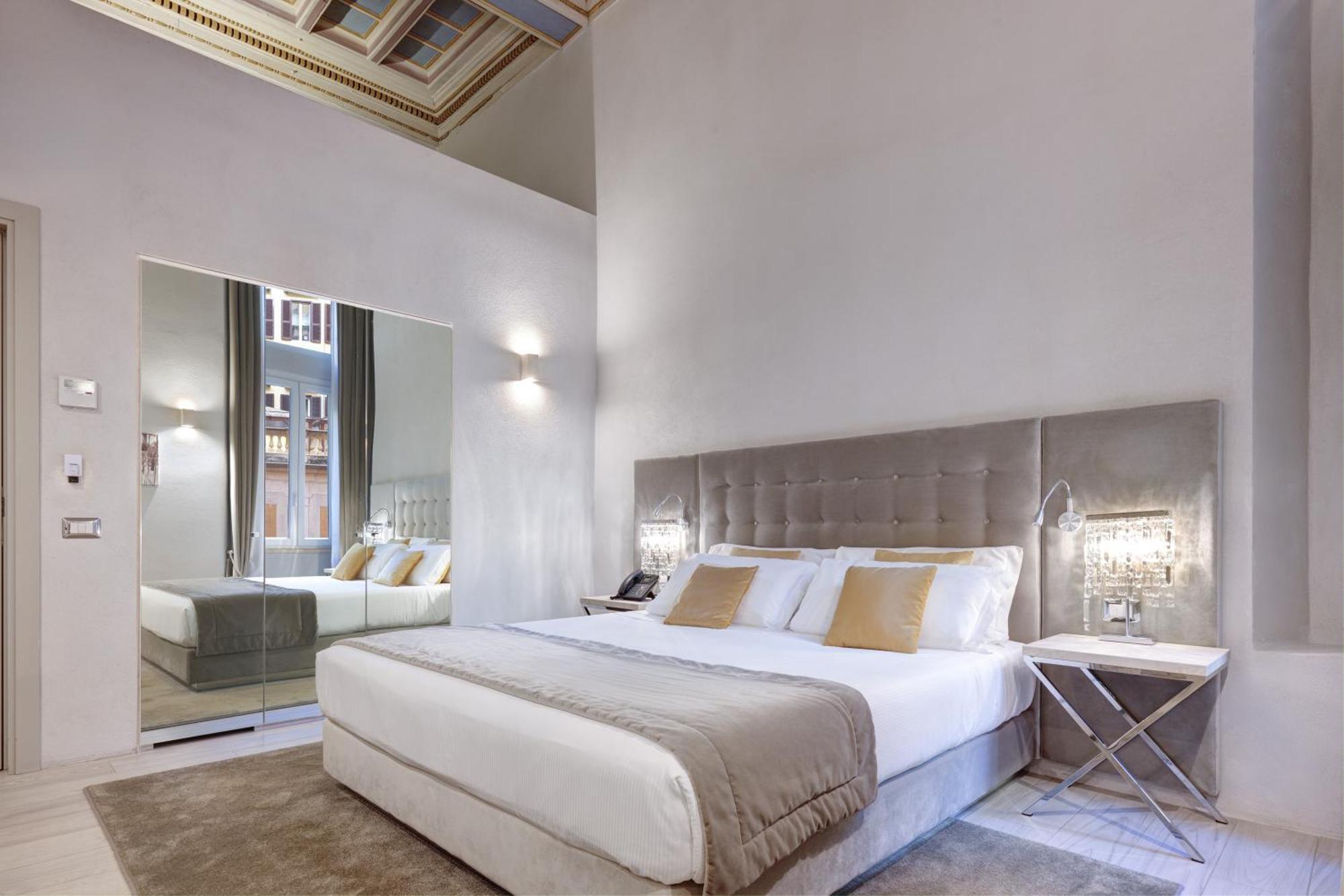 Terrace Pantheon Relais Rome