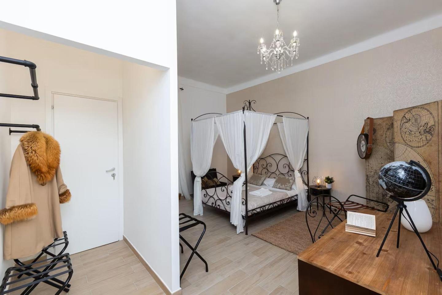 Apartment Iron Santa Maria Rome