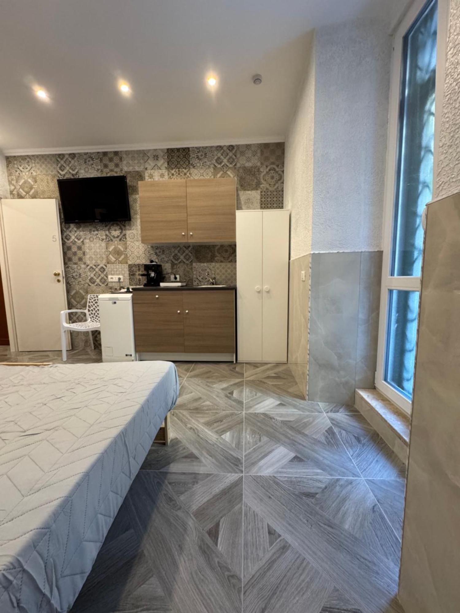 Luxor Eco Casa E Per Vacanze In Centro Piazza Bologna, Colosseo, Piazza Di Spagna, Vaticano, San Pietro, Sapienza, Fontana Di Trevi, Piazza Navona, Trastevere, Tiburtina, Termini, Aeroporto Bed & Breakfast