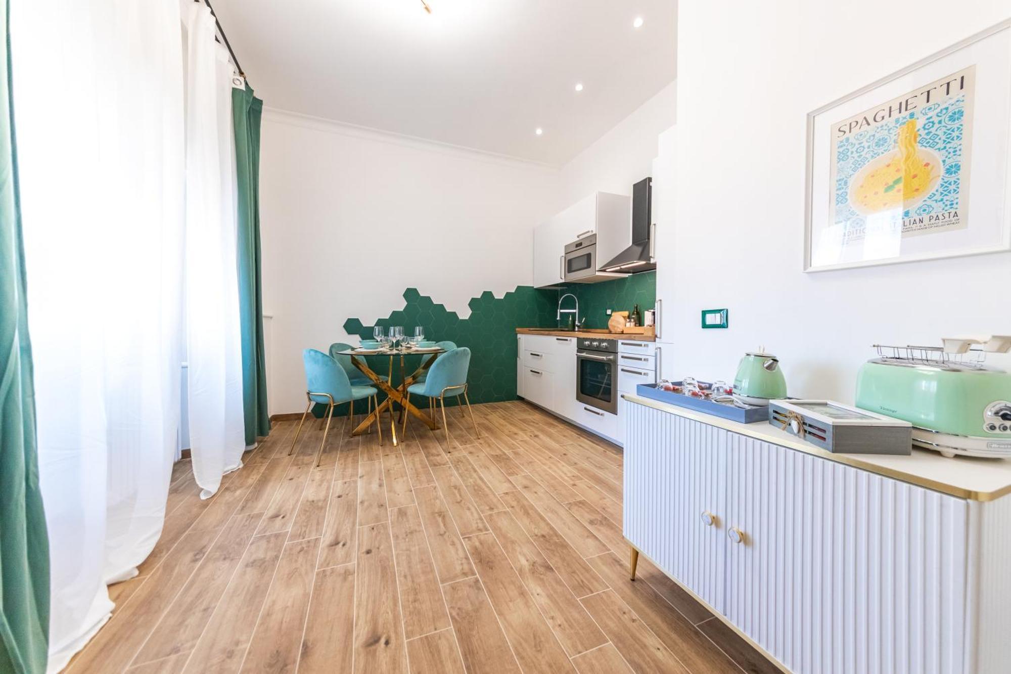 Apartment Casa Fen Palazzo Storico - Re Di Metro A - 2camere2bagni Rome