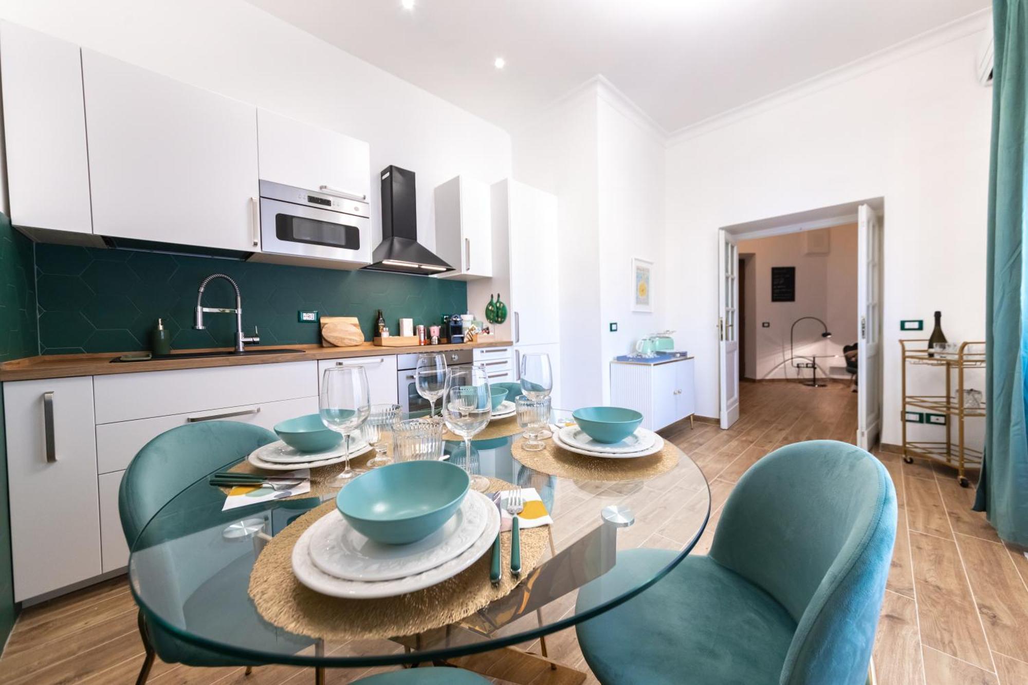 Apartment Casa Fen Palazzo Storico - Re Di Metro A - 2camere2bagni Rome