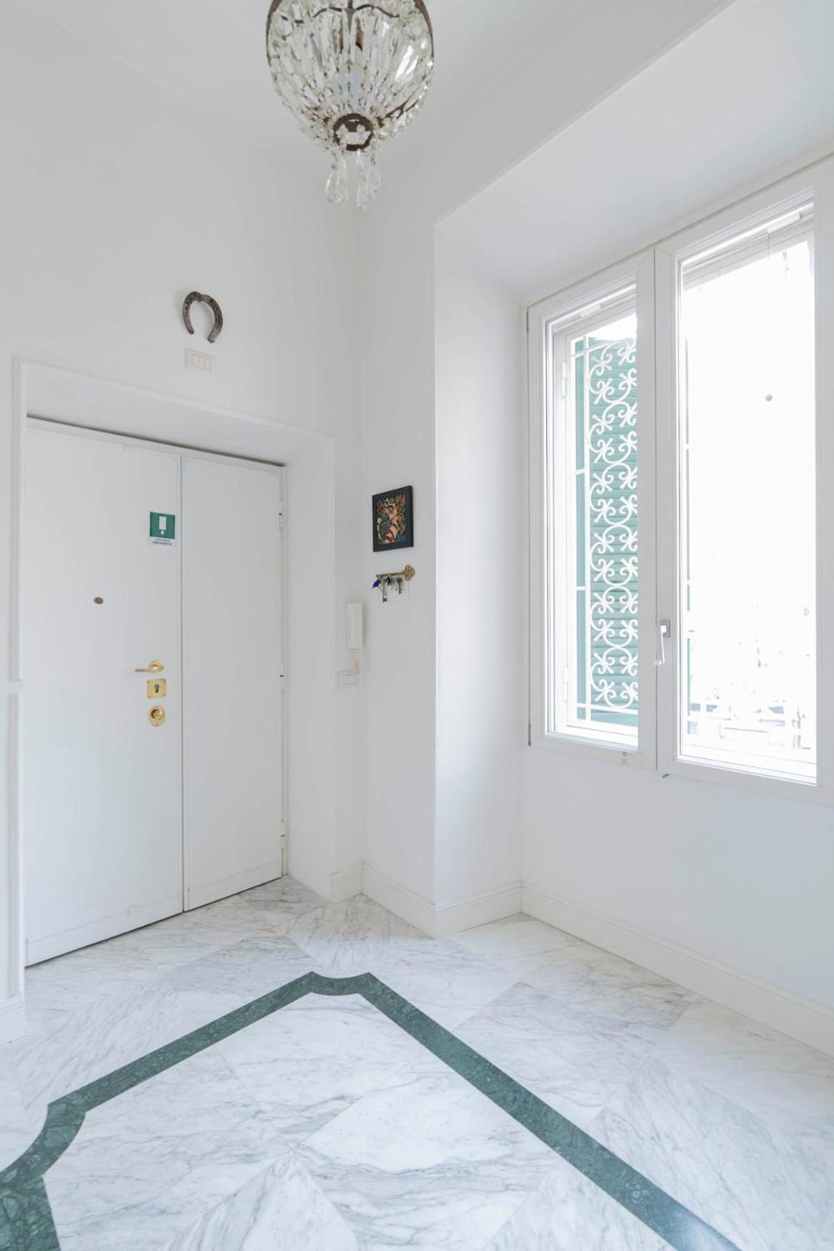 Hermes Apartment *