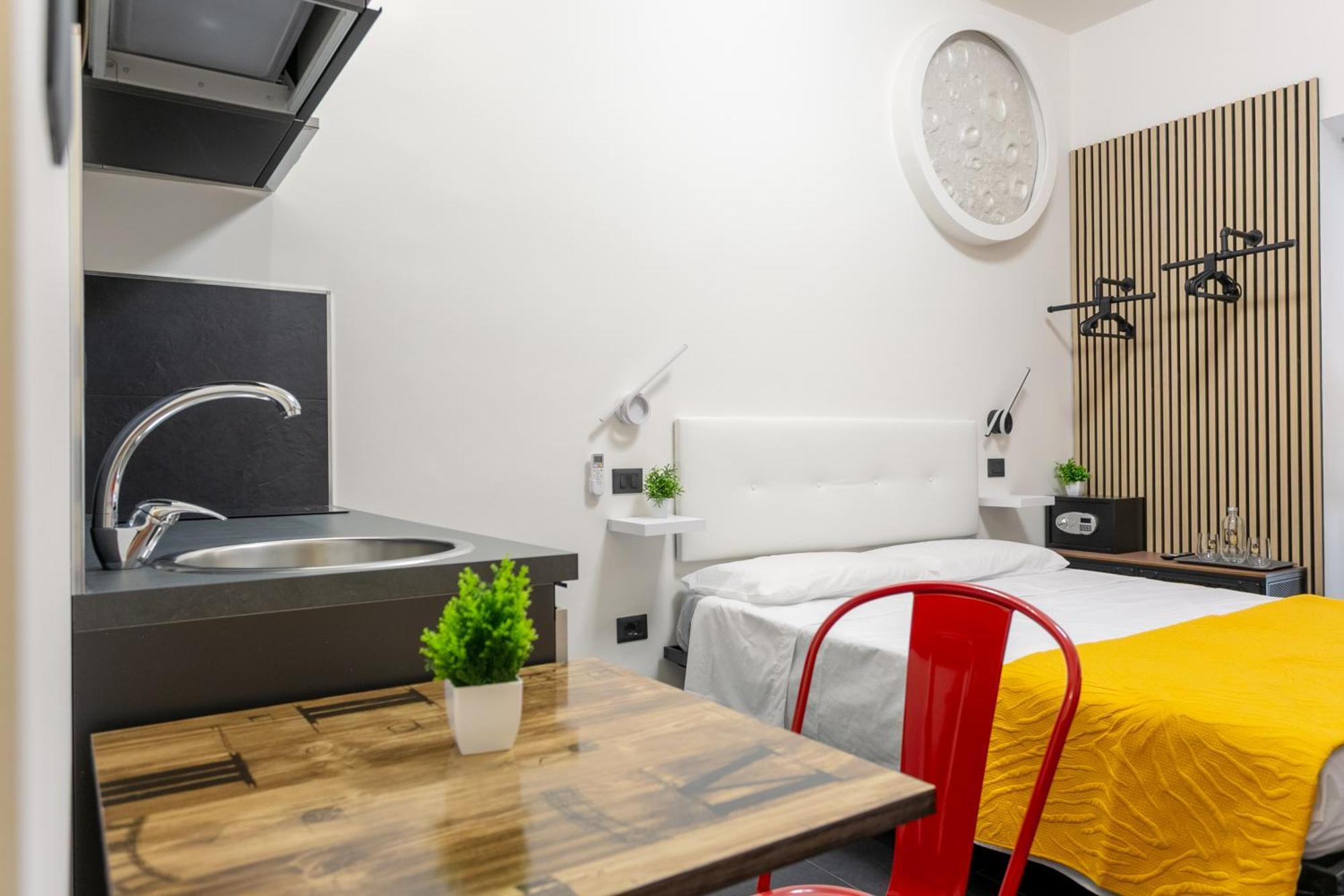 Le Regine - - Adult Only Guest house Rome