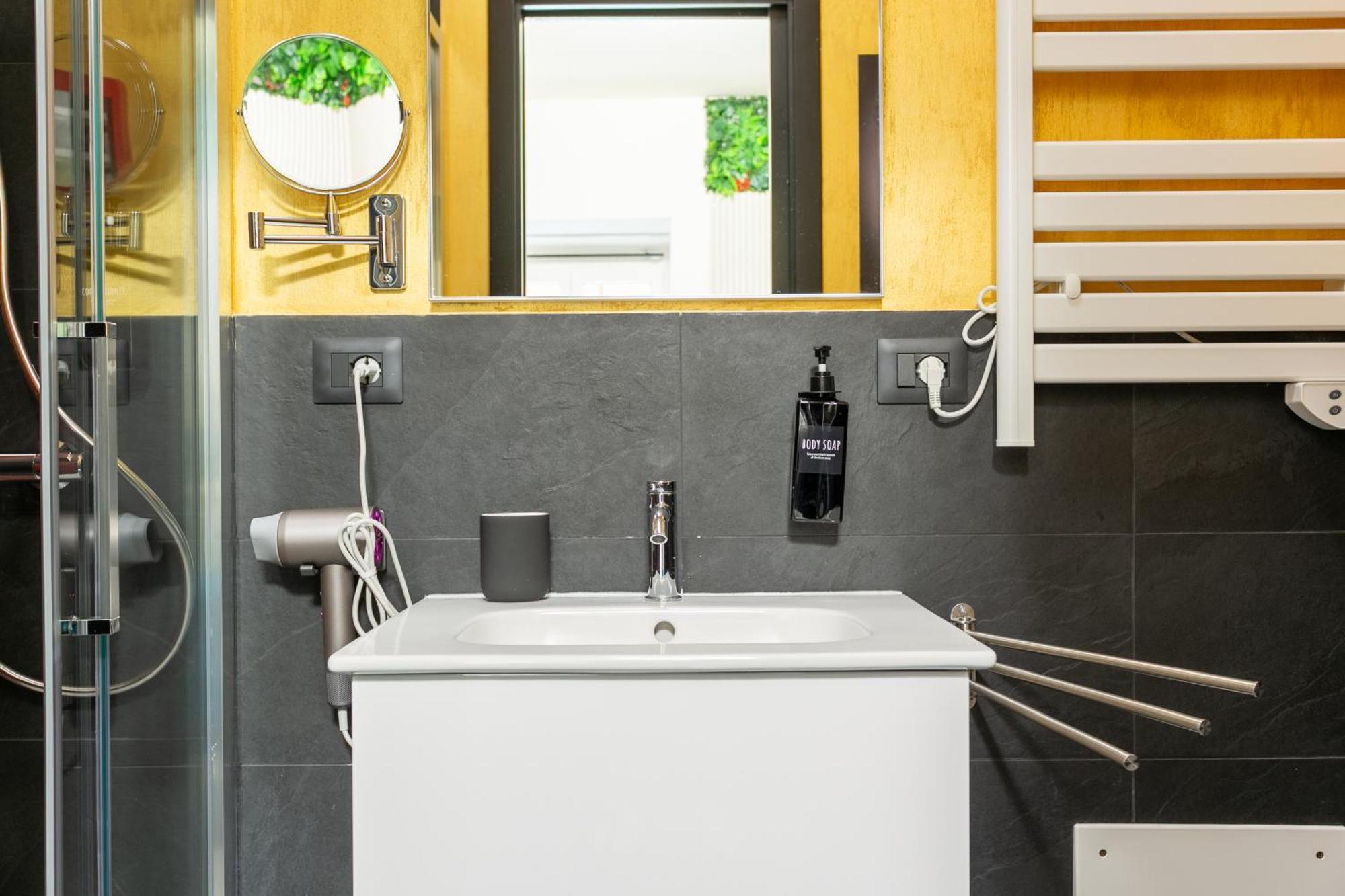 Le Regine - - Adult Only Guest house