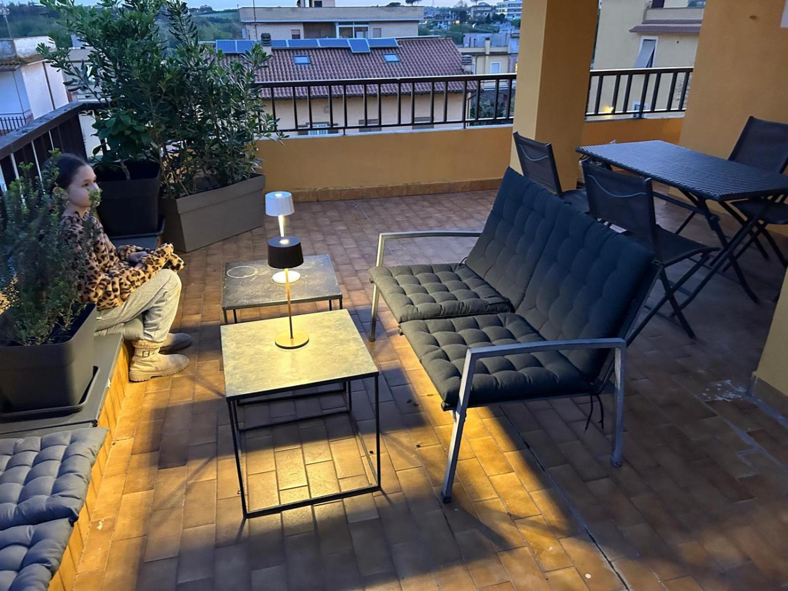 Grande Su Due Livelli Con Terrazza Roma