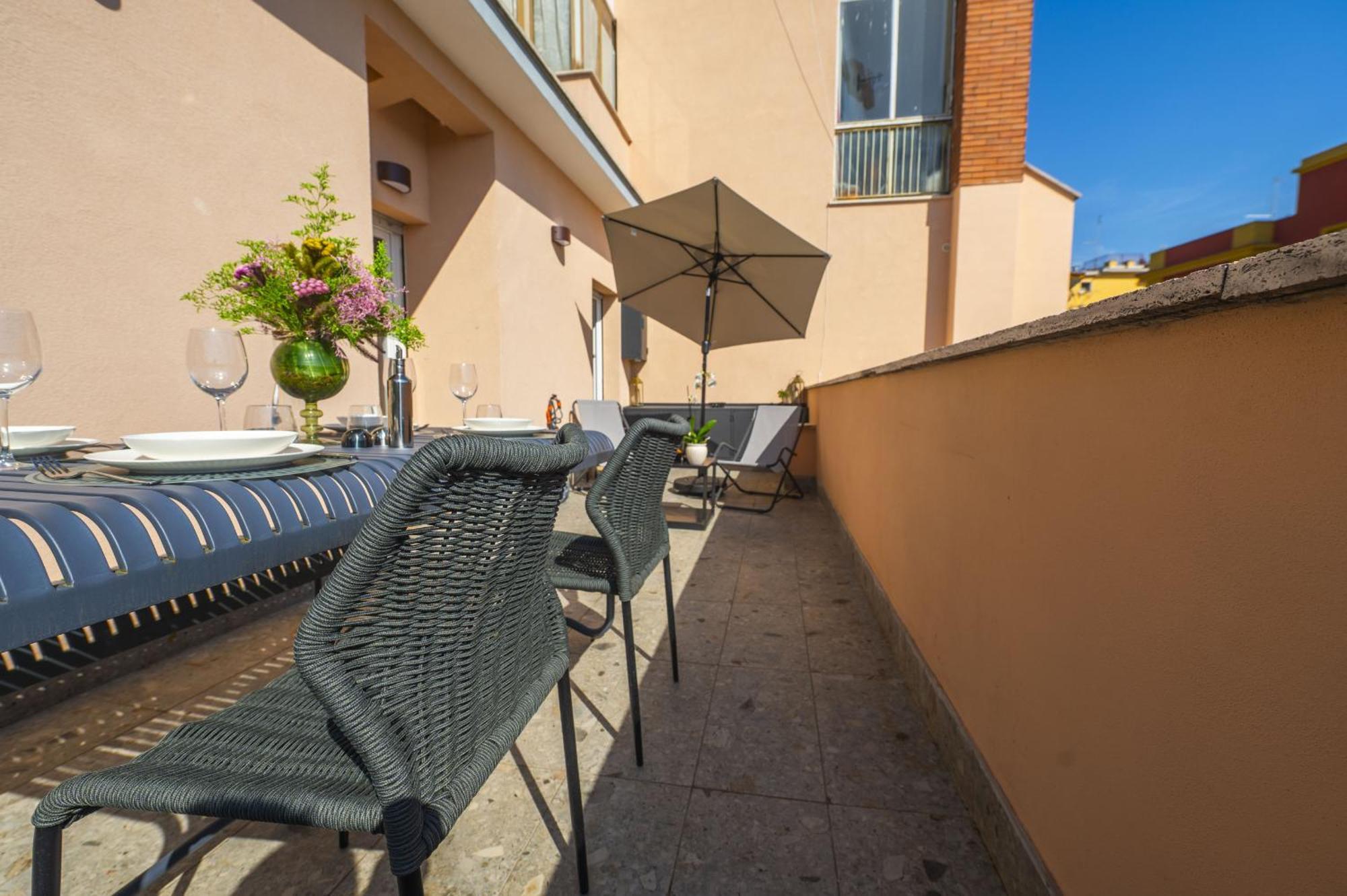 Terrace By St Peter Apartment Rome