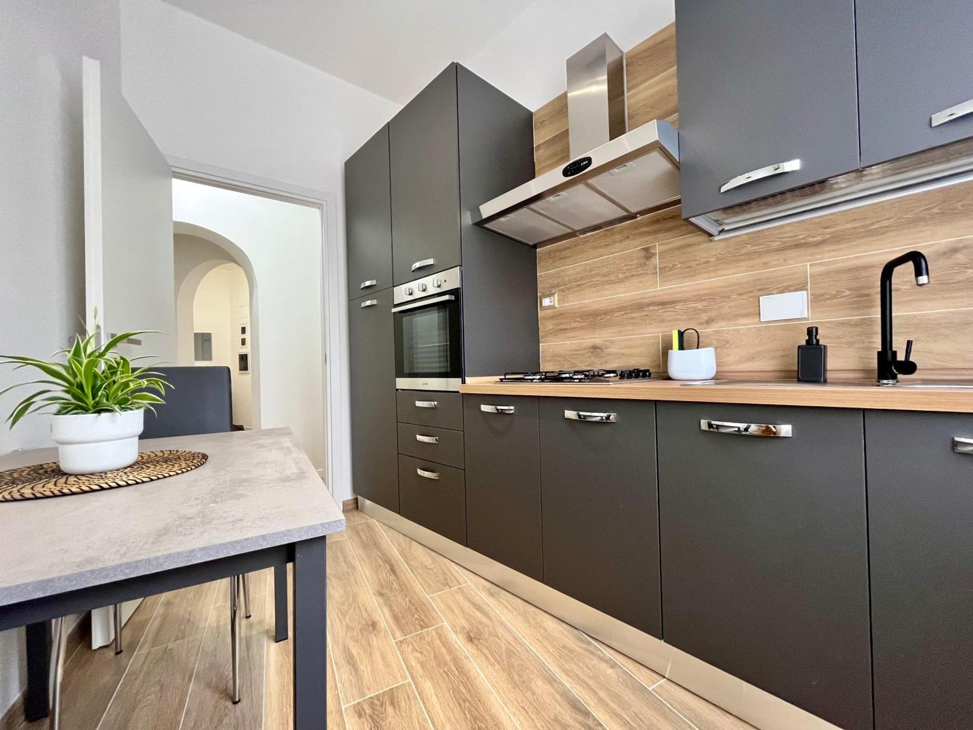 Appartamento Pyramidhouse - 100mq With View - 2km From The Colosseum *