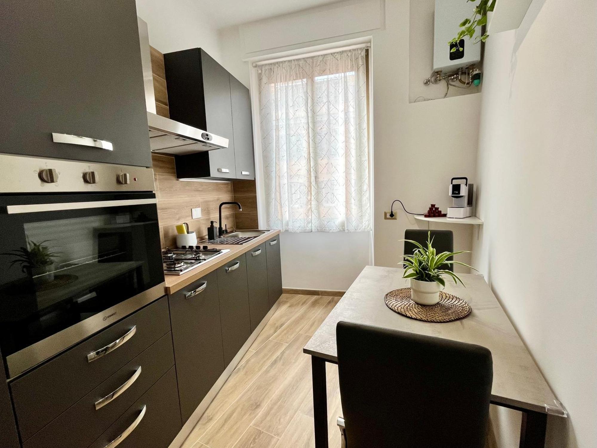 Appartamento Pyramidhouse - 100mq With View - 2km From The Colosseum