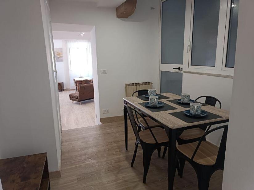 Octavia Apartment *