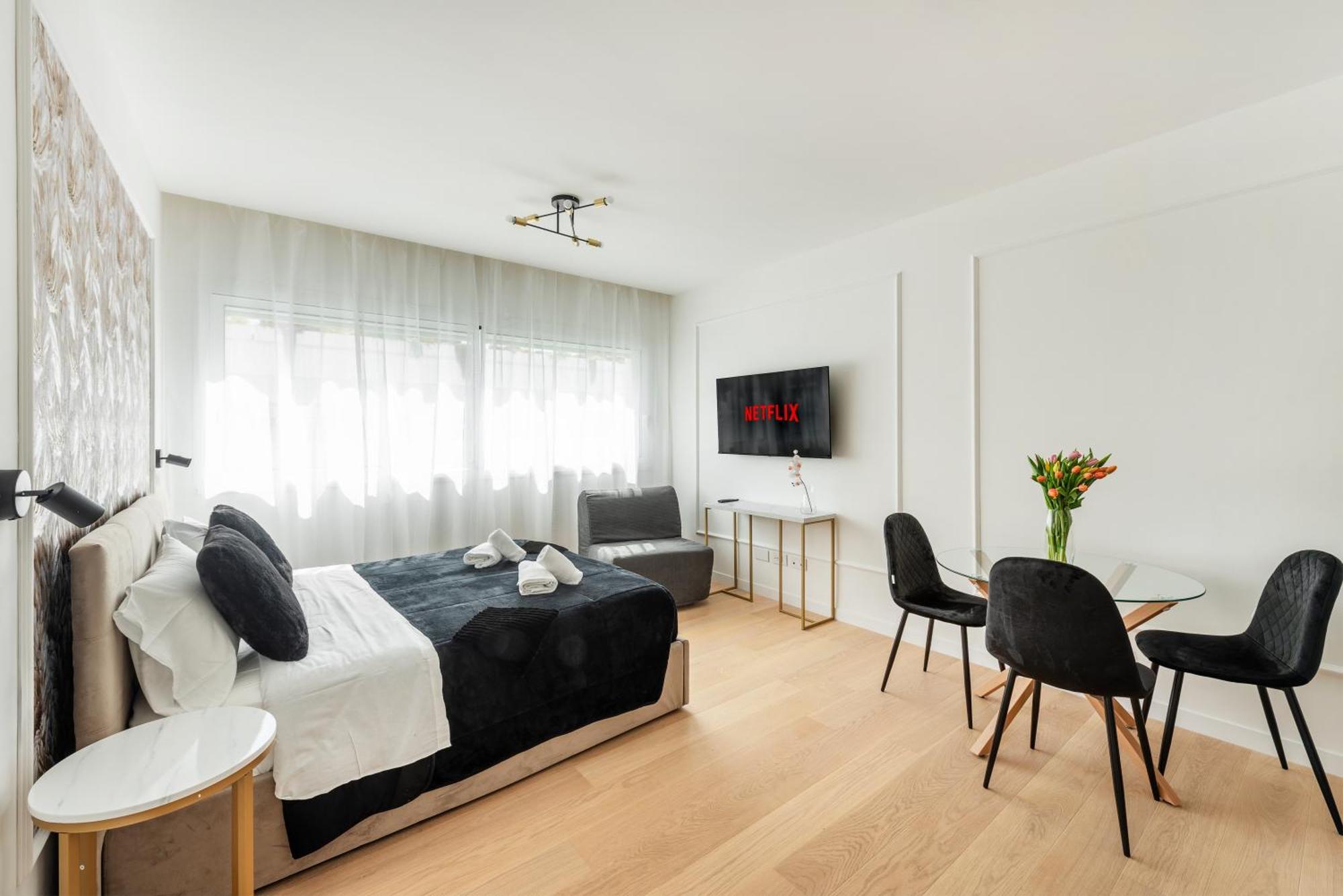 Black Colosseo Guest house *