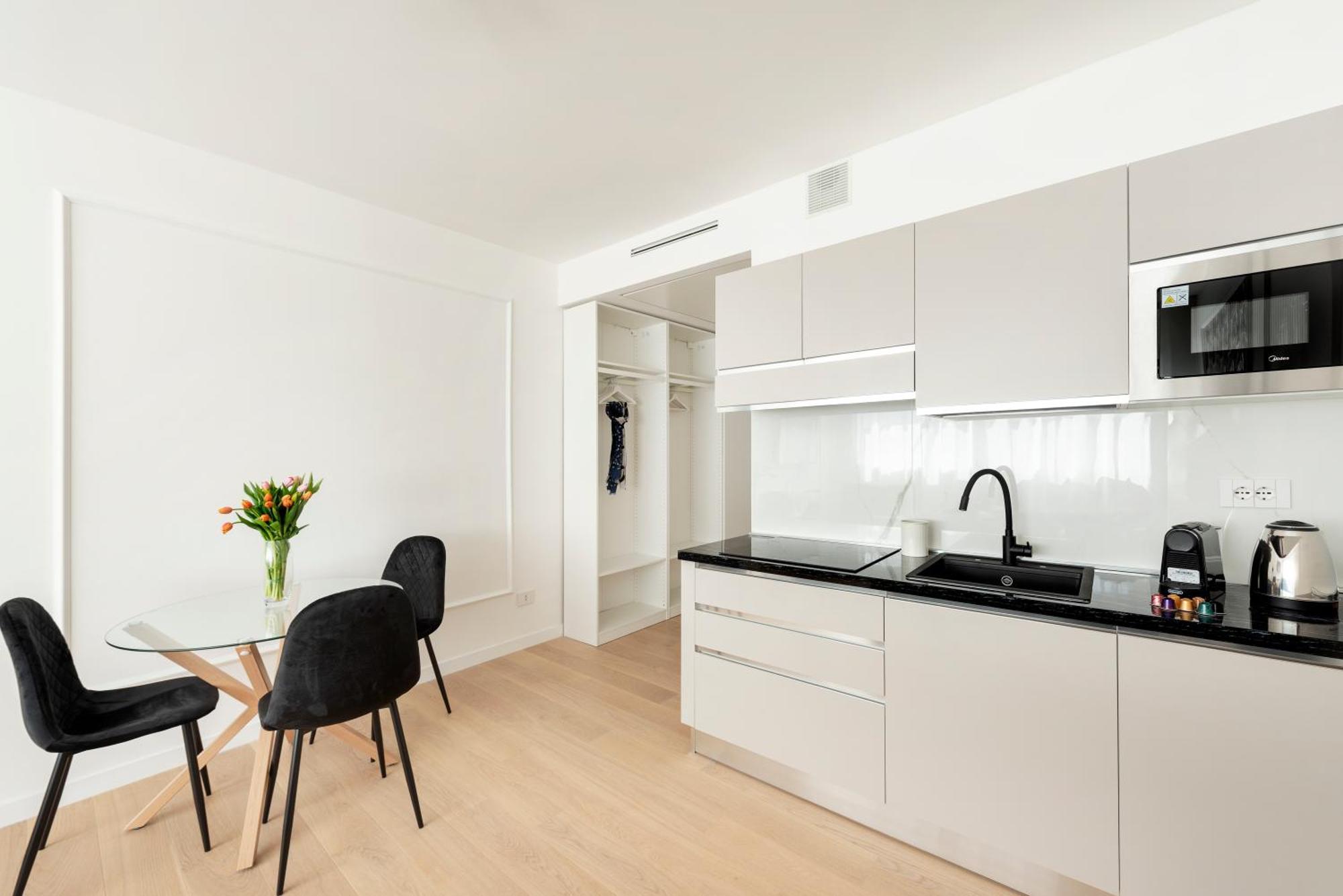 Guest house Black Colosseo *