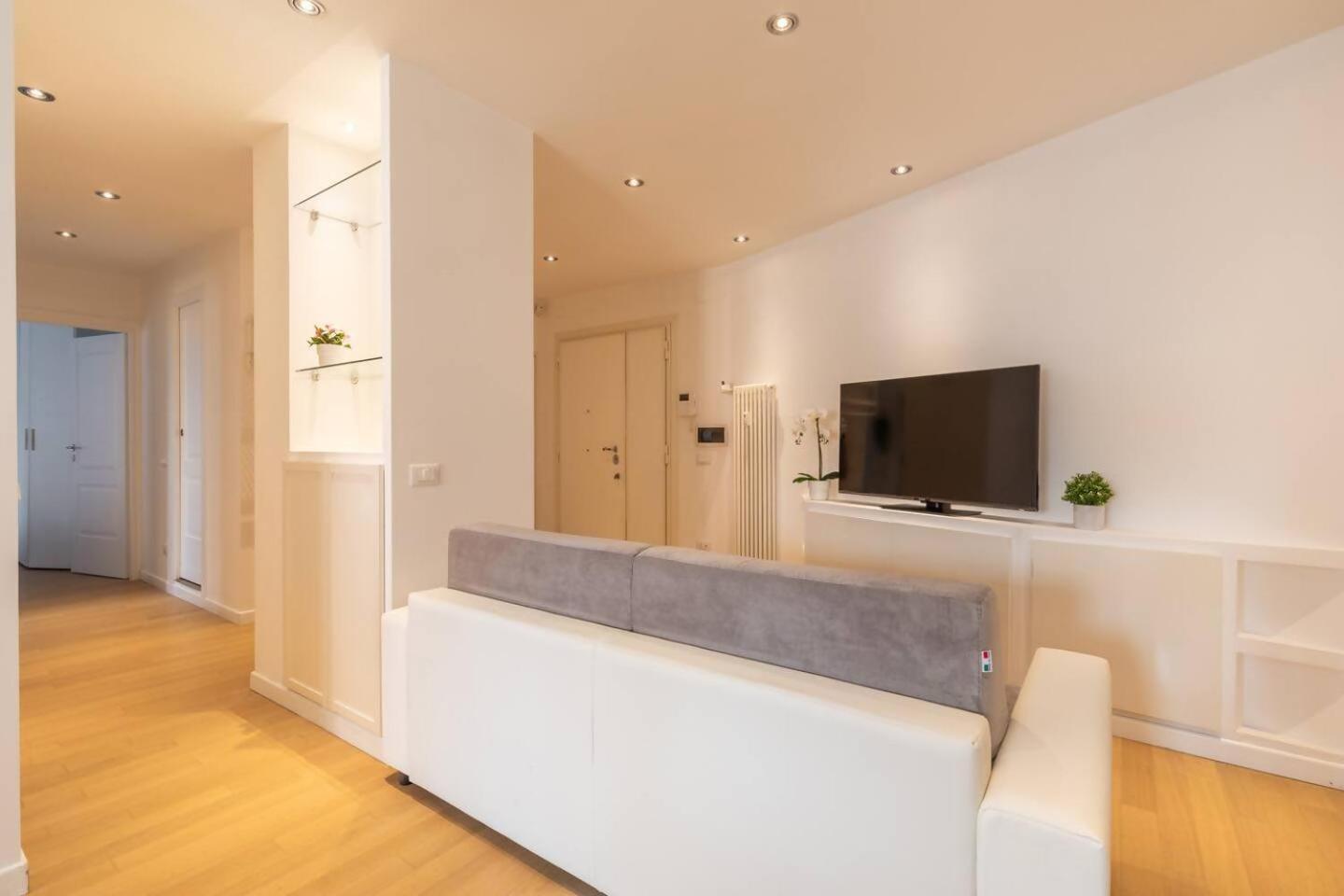 Apartment Elegante E Luminoso Con Metro Vicina *