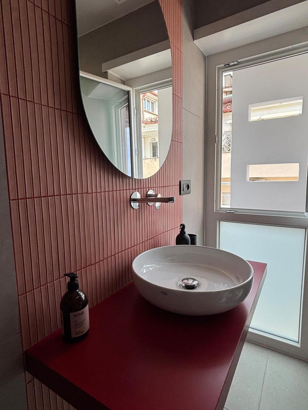 Apartment Urban Concept Santa Croce In Gerusalemme - Entire Rome