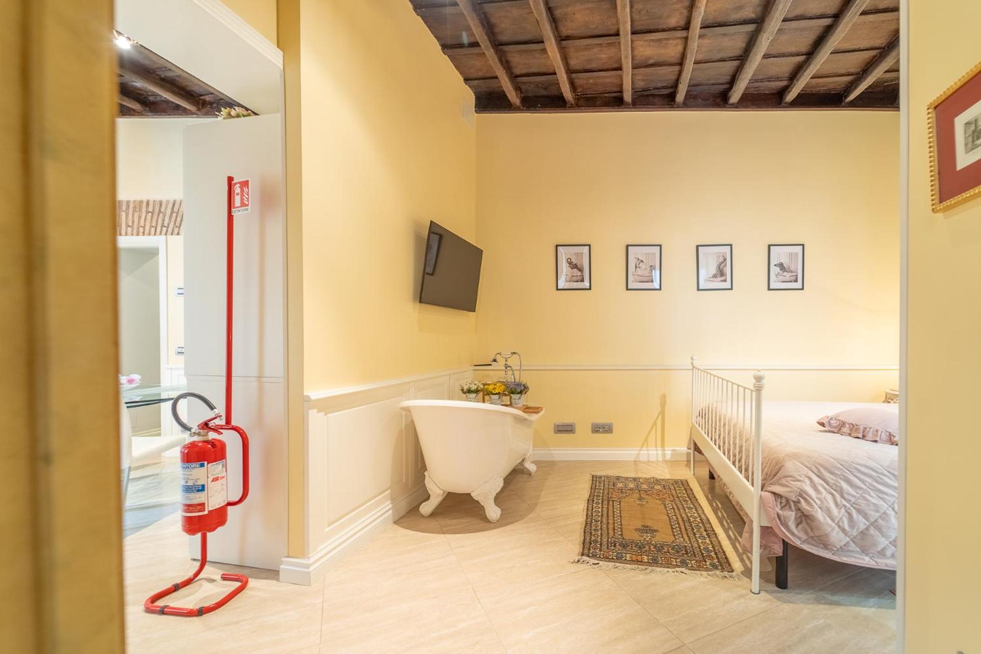 Secret Luxury Retreat In The Heart Of The Ghetto By Houseeds * Rome
