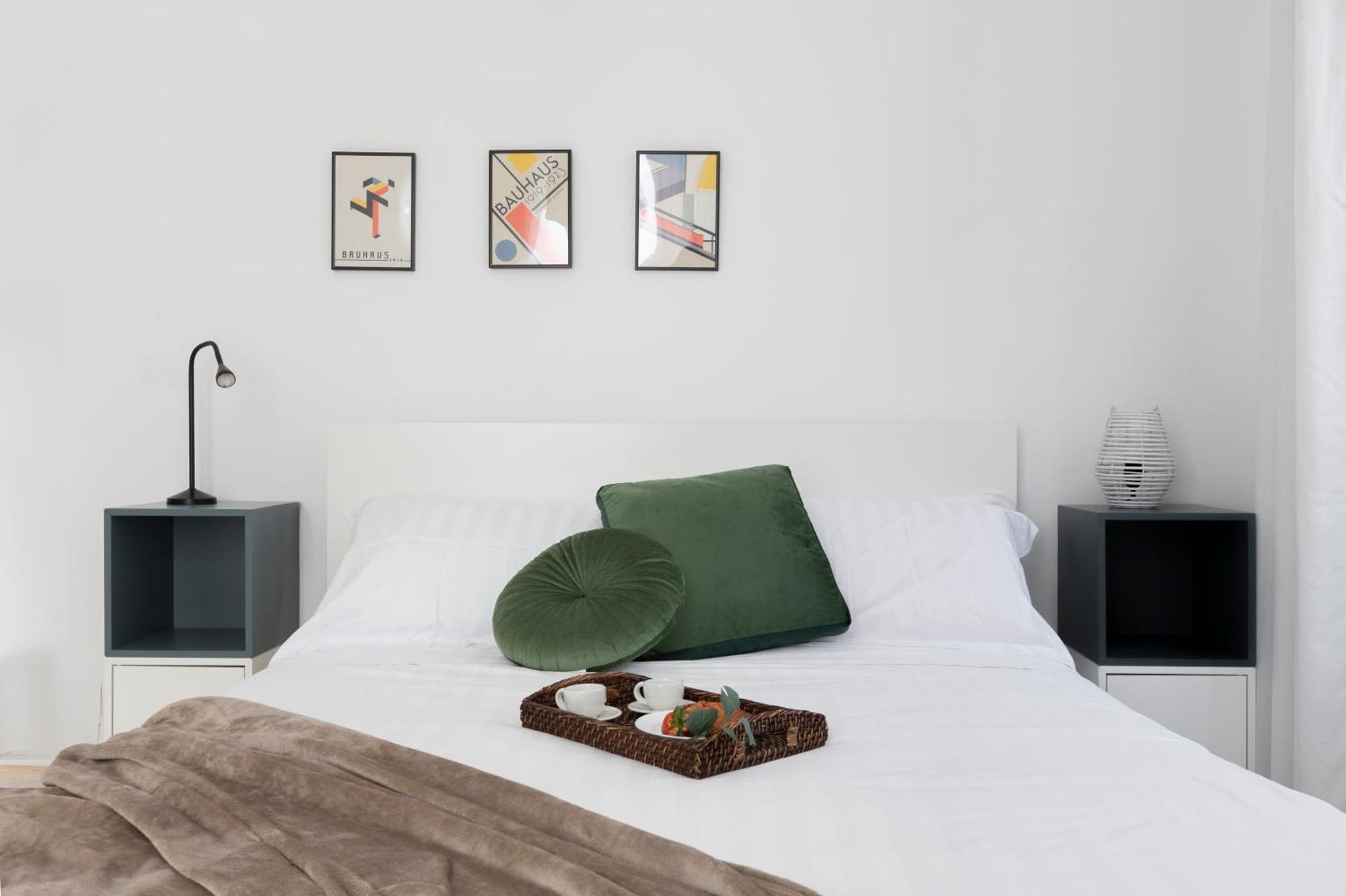 The Rent - Sunny Three-bedroom Near Ottaviano Metro Stop * Rome