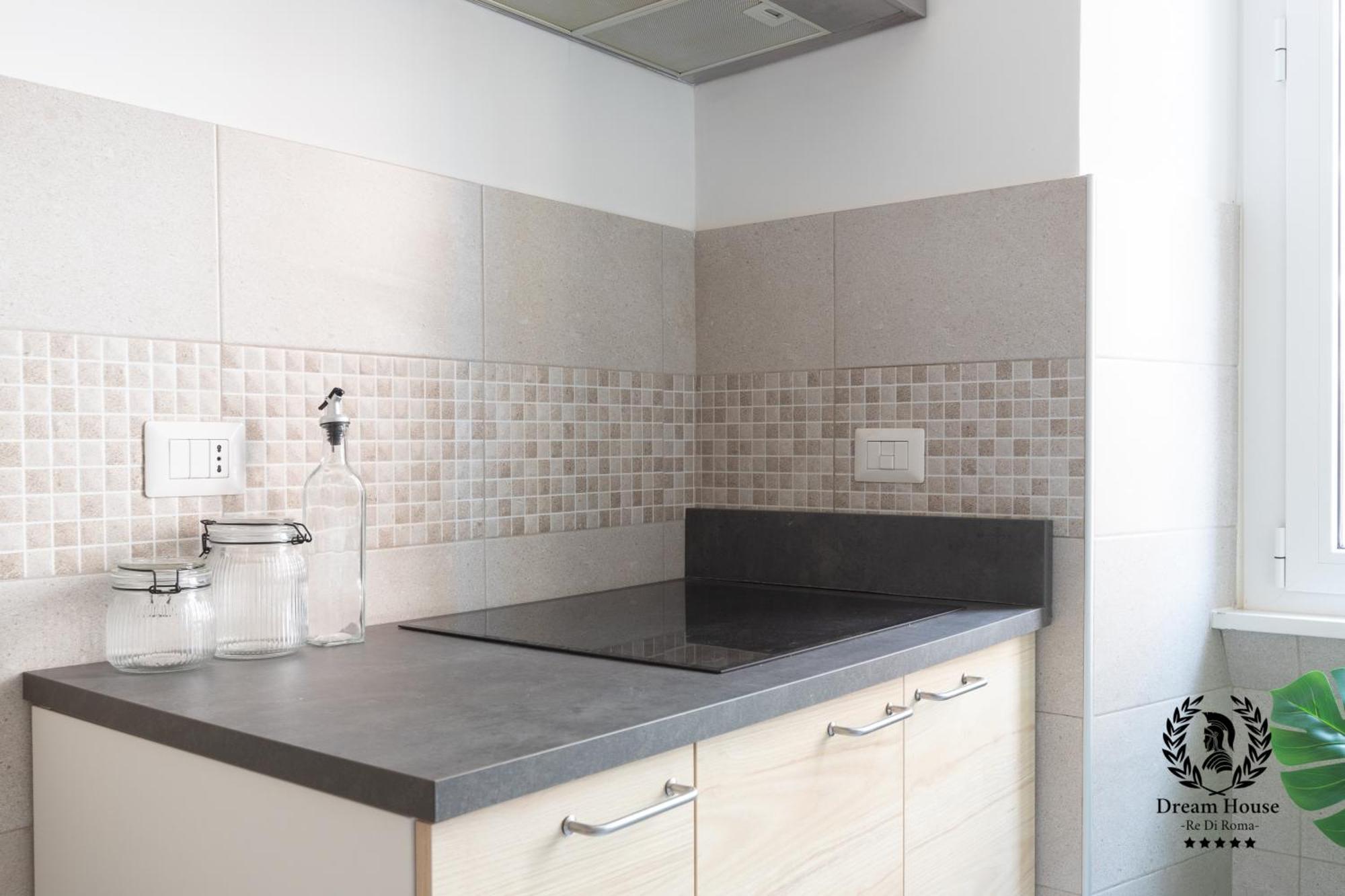 Dream House Re Di - 50mt To Metro Station, Position, 4pax, 2bdr Apartment Rome