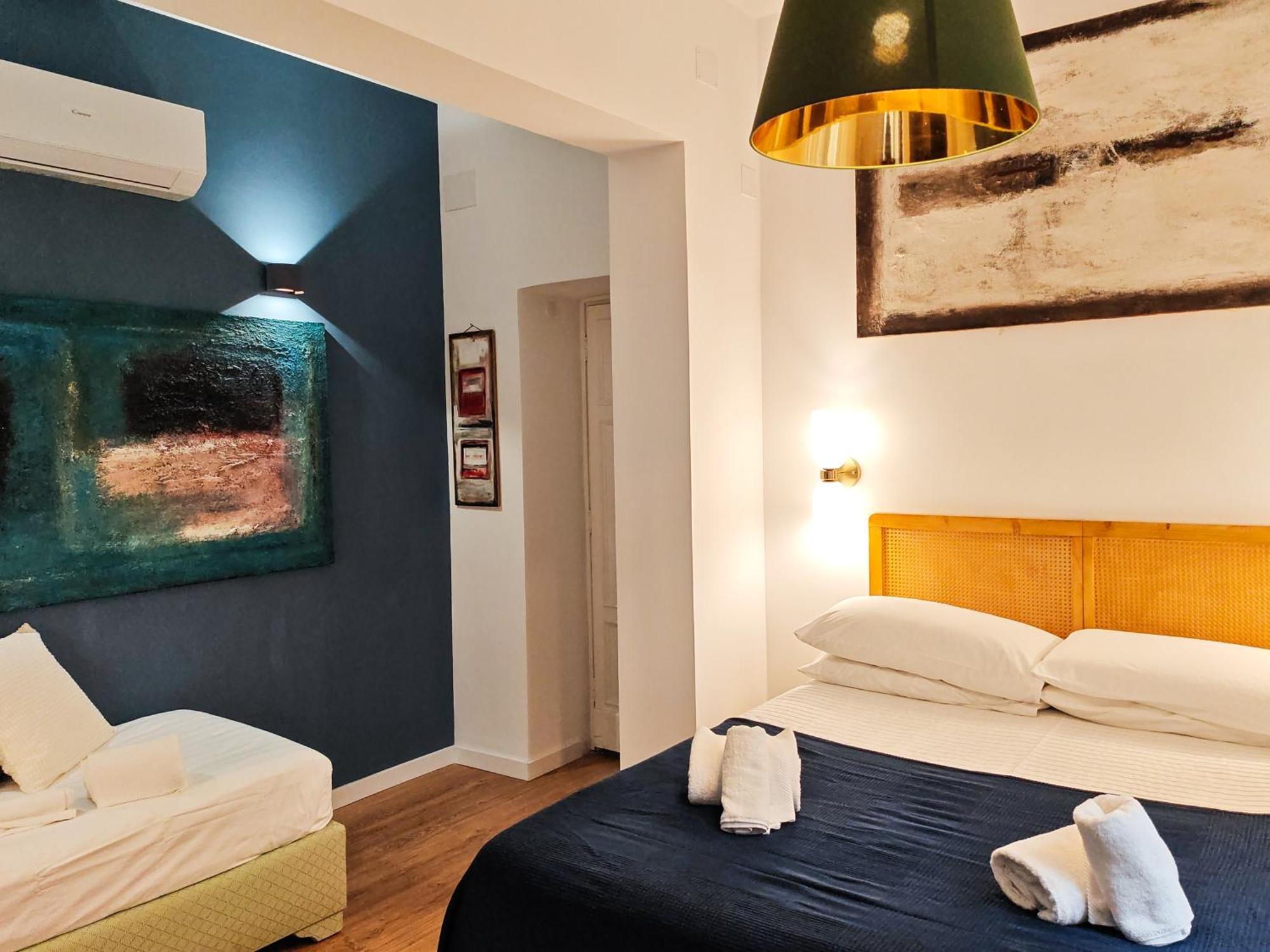 Guest house Forum