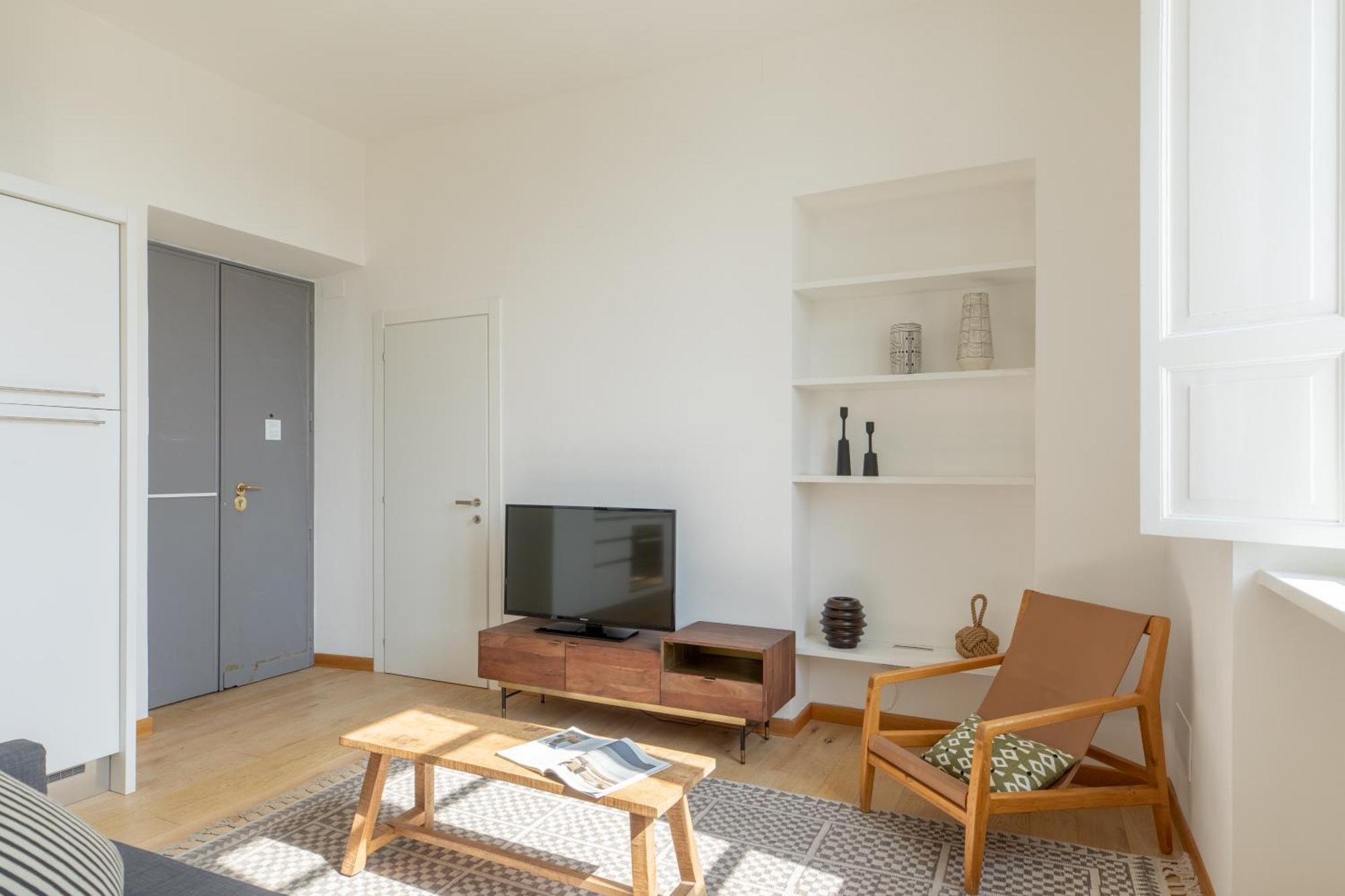 Iflat Bright & Modern Living With Panoramic View Apartment *