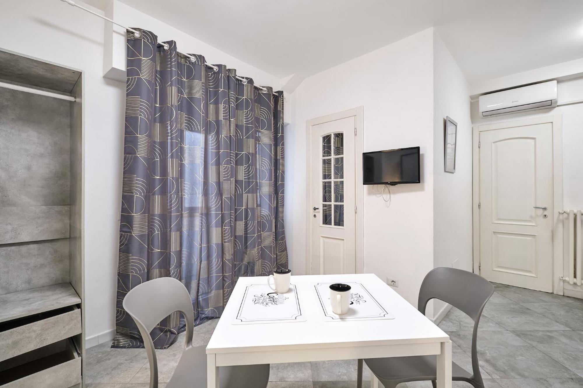 Apartment 4 Level *