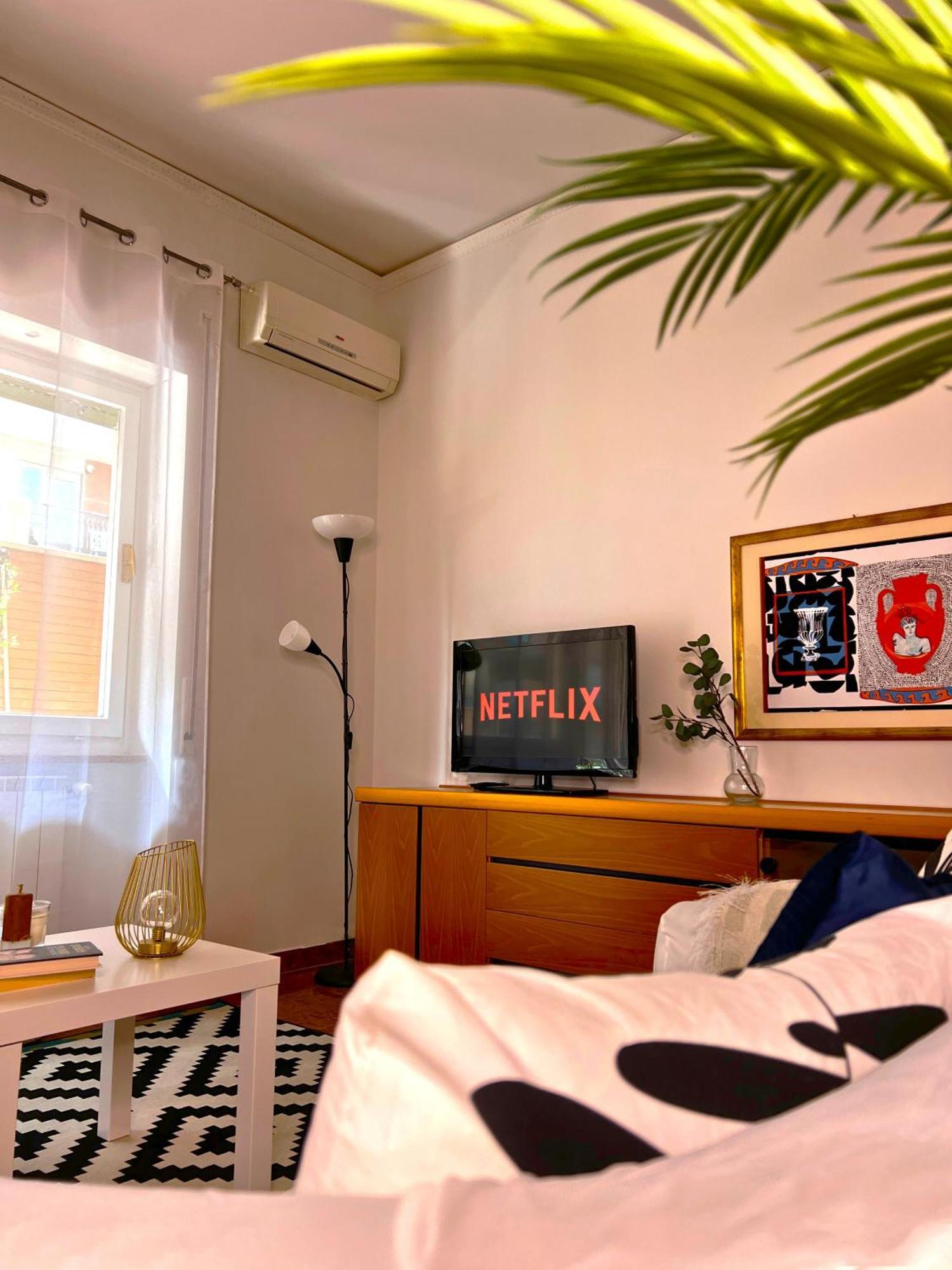 Appia Antica Apartment, Subway, Near Colosseum, Design & Comfort, Balcony Apartment *