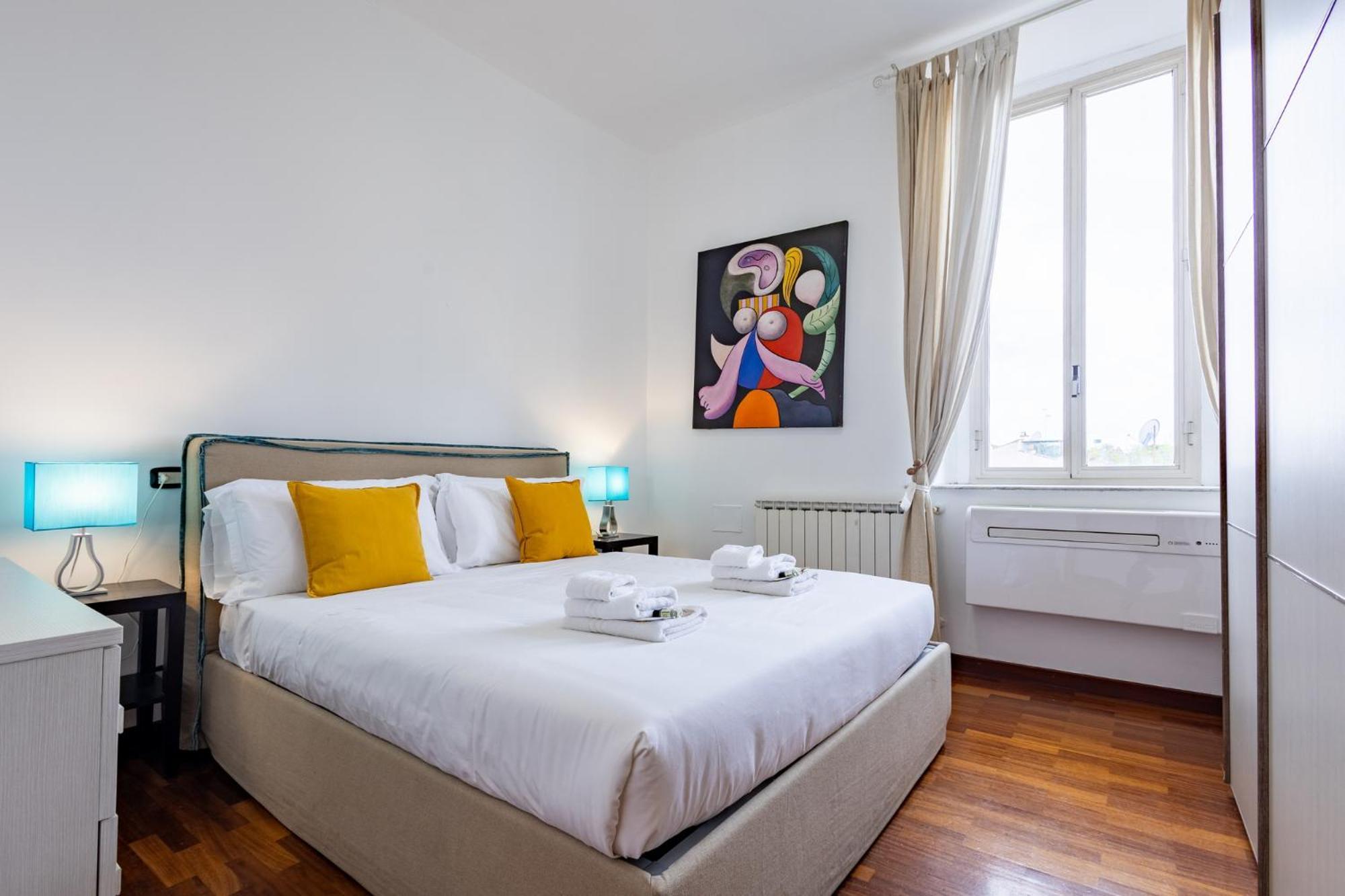 Iflat Spanish Steps Elegant & Spacious Apartment
