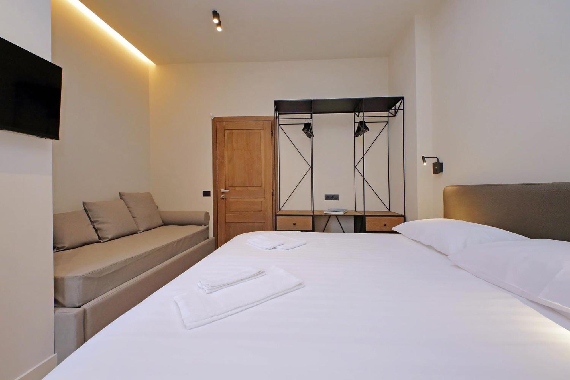 Guest house The Place Gallia